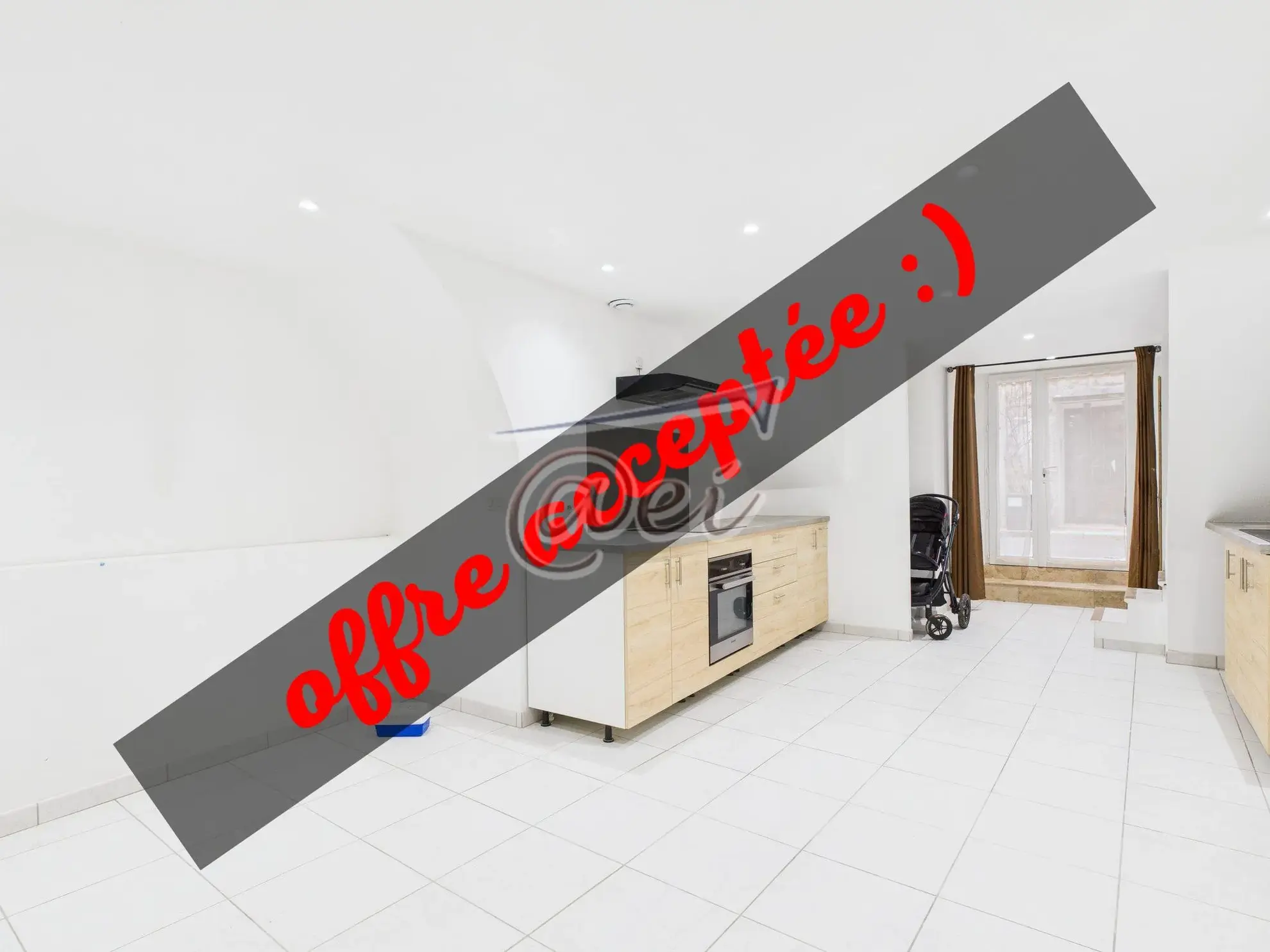 Maison ancienne avec deux appartements à Rians, proche commodités