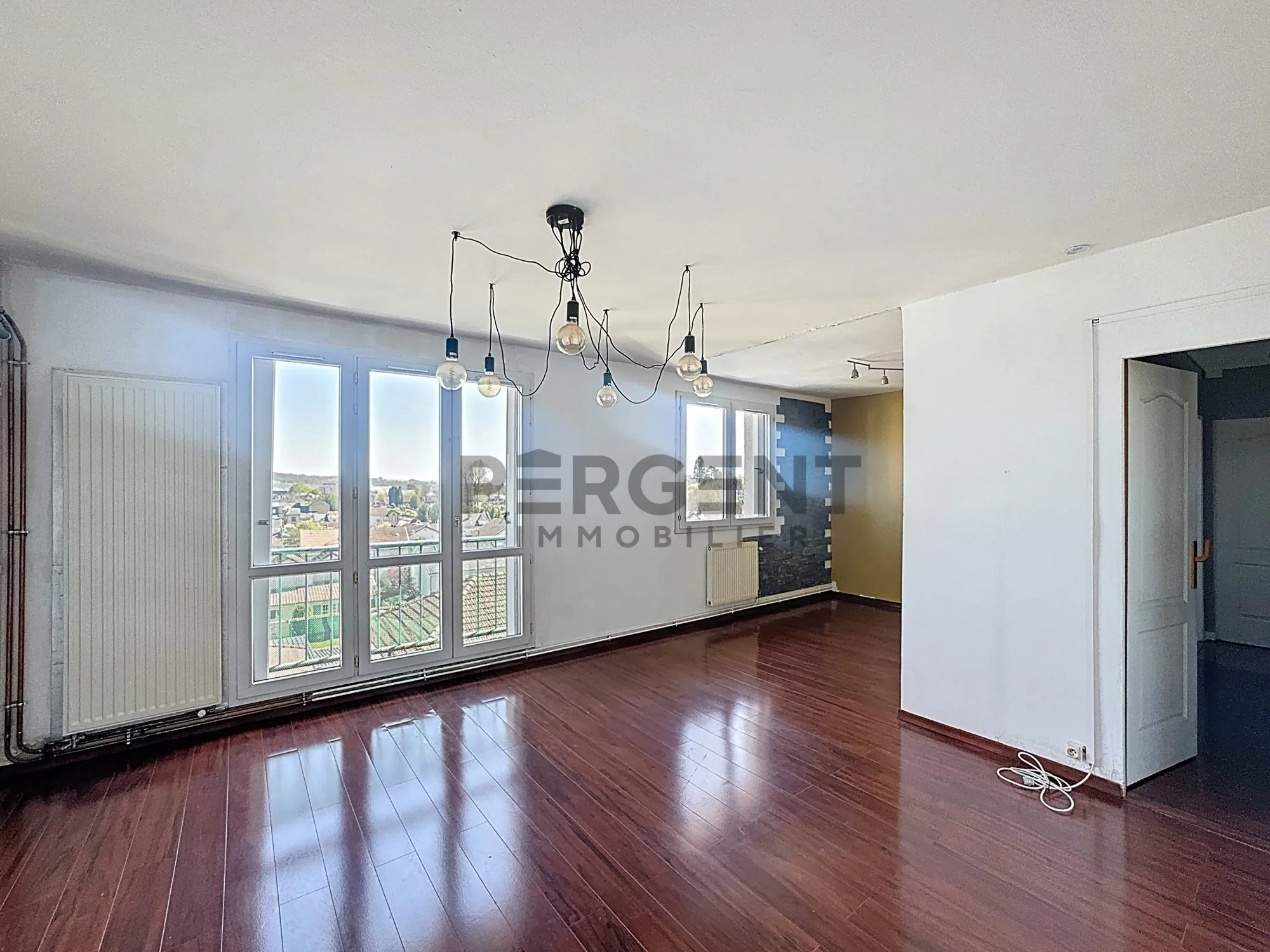 Appartement T4 de 75 m² avec garage à Charleville-Mézières - Secteur Etion