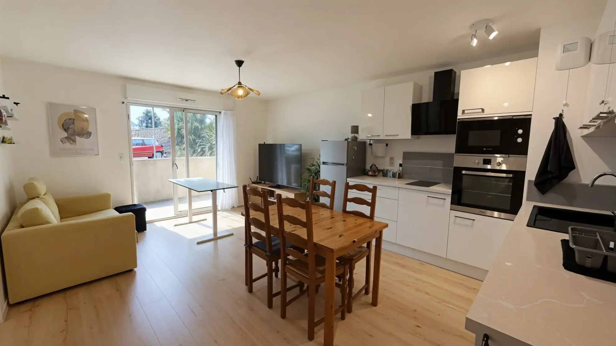 Appartement T2 lumineux à Janzé avec parking et balcon, secteur central 