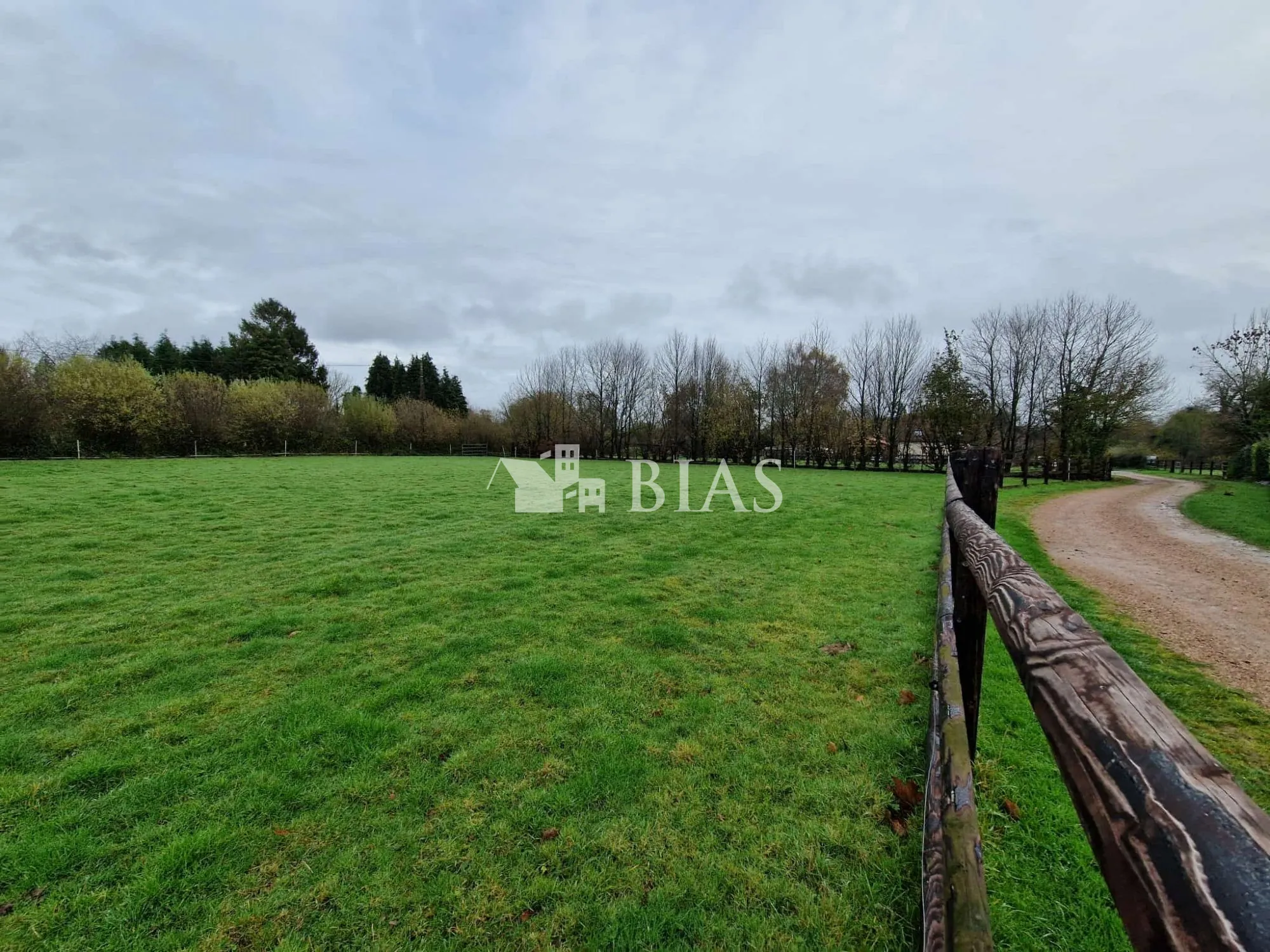 Terrains constructibles à Honfleur de 1329 m², proche de toutes commodités 