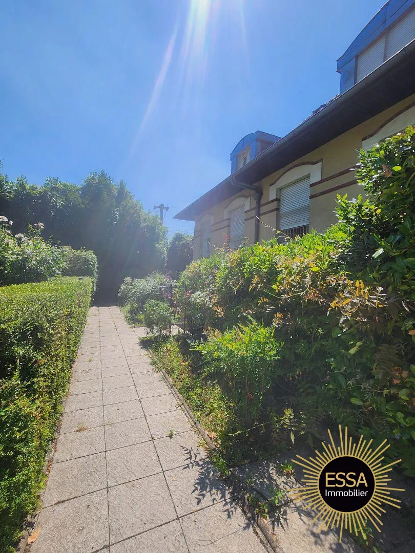 Appartement 1 pièce de 23 m² à Viroflay proche gare et commerces