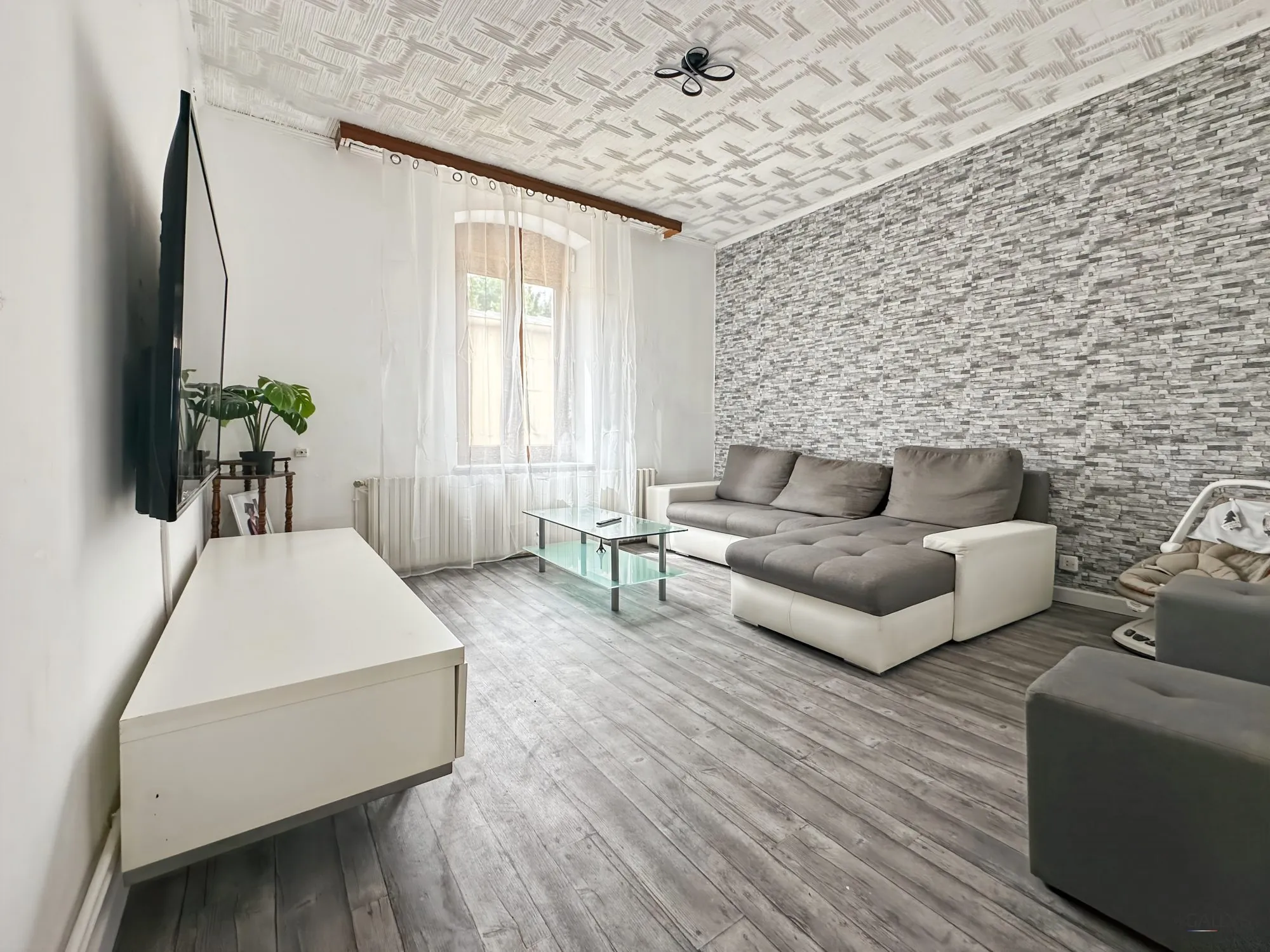 Maison mitoyenne à Marange-Silvange de 90 m² avec jardin, dépendances et potentiel à découvrir