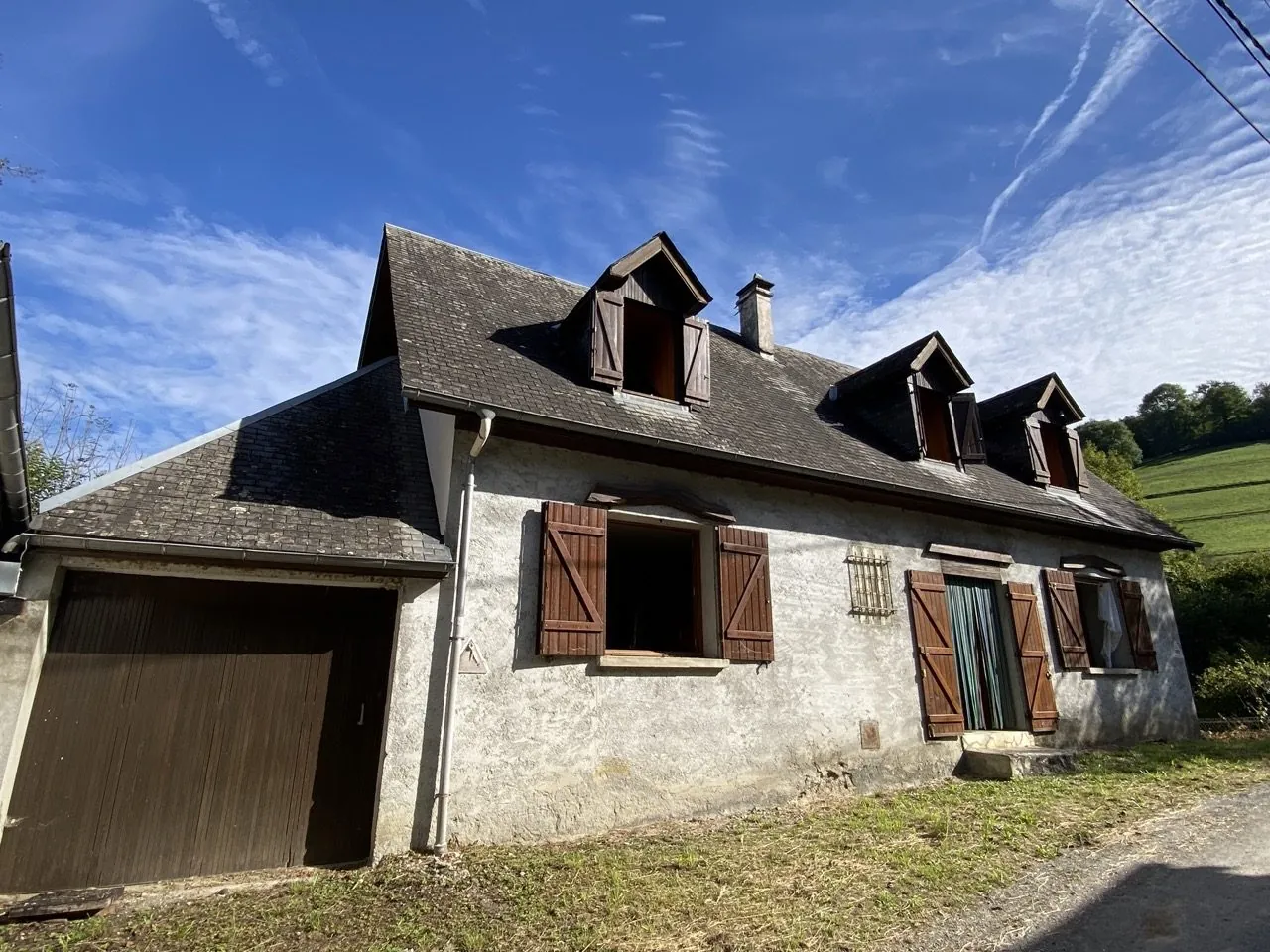 Belle maison montagne à vendre à Banios, 127 m², jardin et terrasse, proche commodités