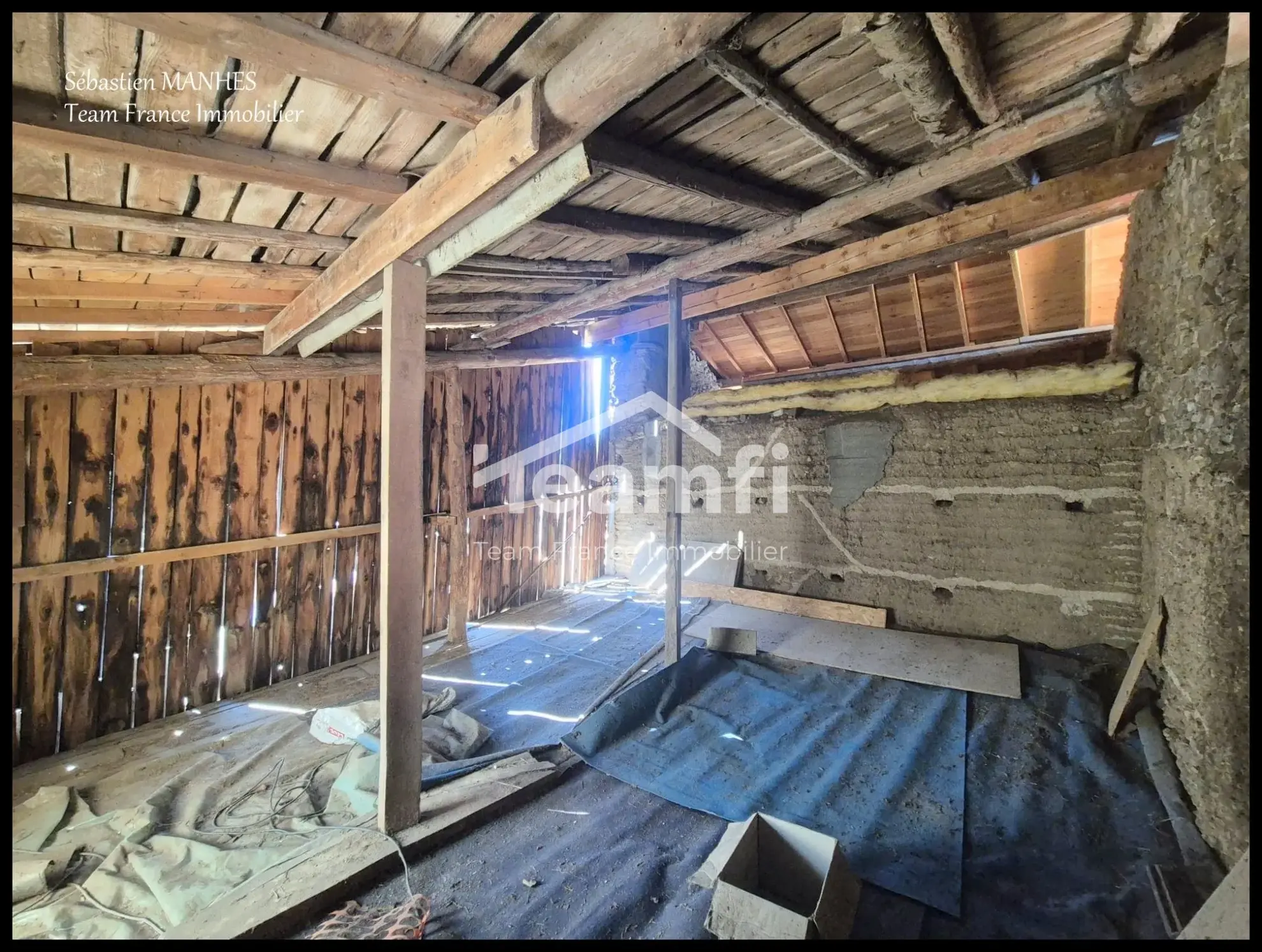 Maison à vendre à Thiers avec Grand Potentiel d'Agrandissement 