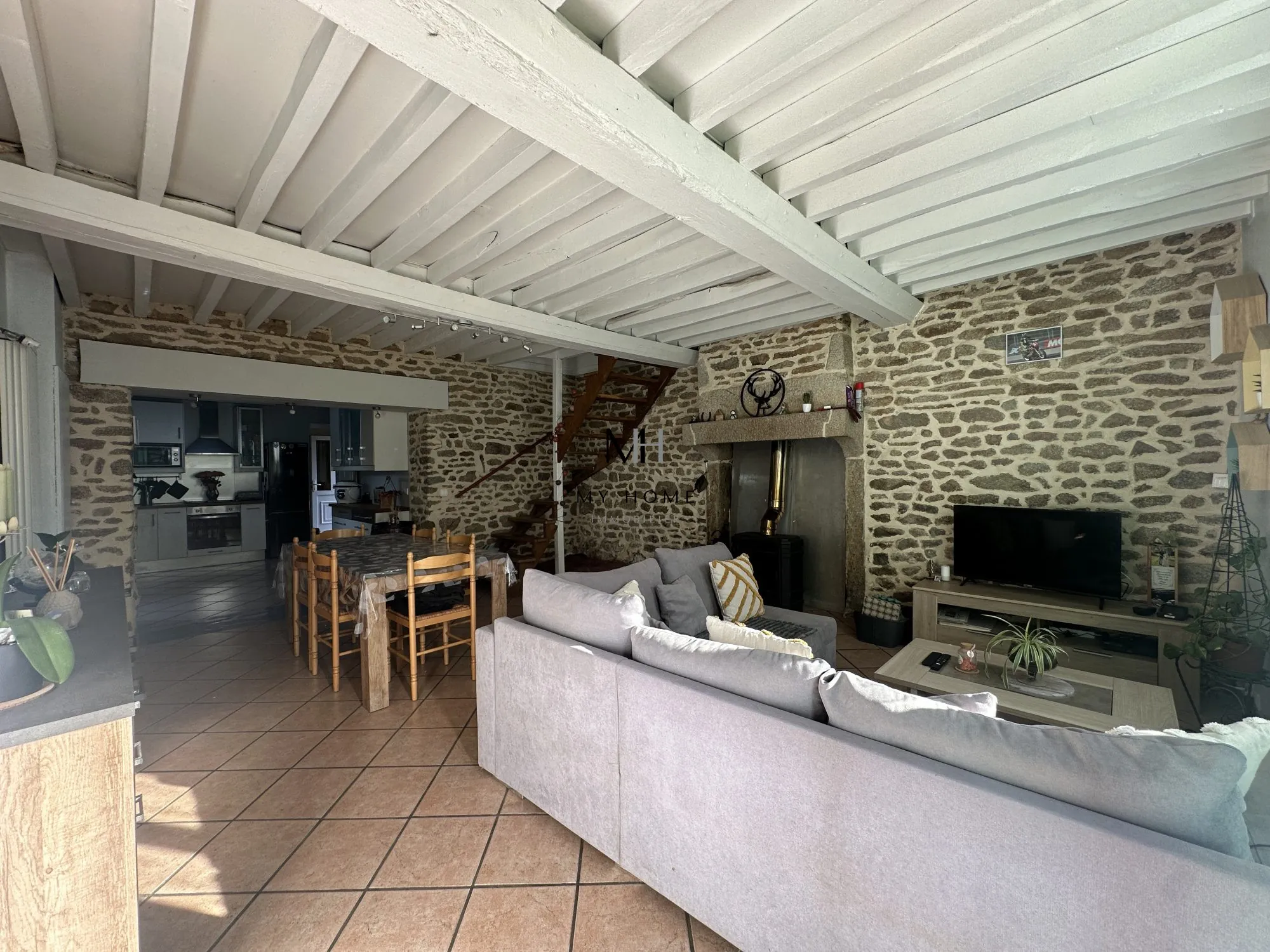 Maison en pierre avec extension en bois à Saint-Pierre-des-Nids - 4 chambres