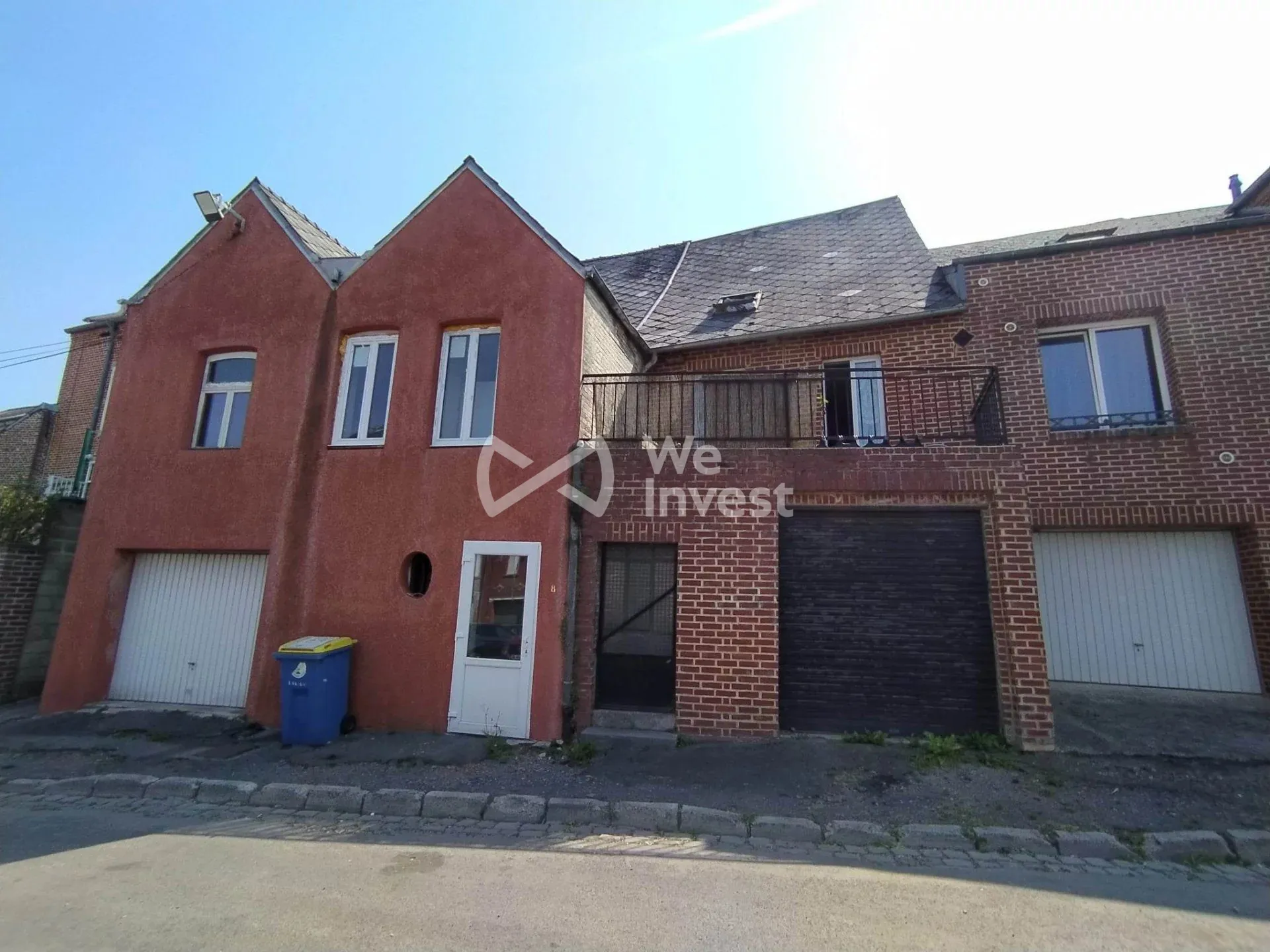 Immeuble à vendre au cœur d'Hirson avec deux appartements loués et travaux à prévoir