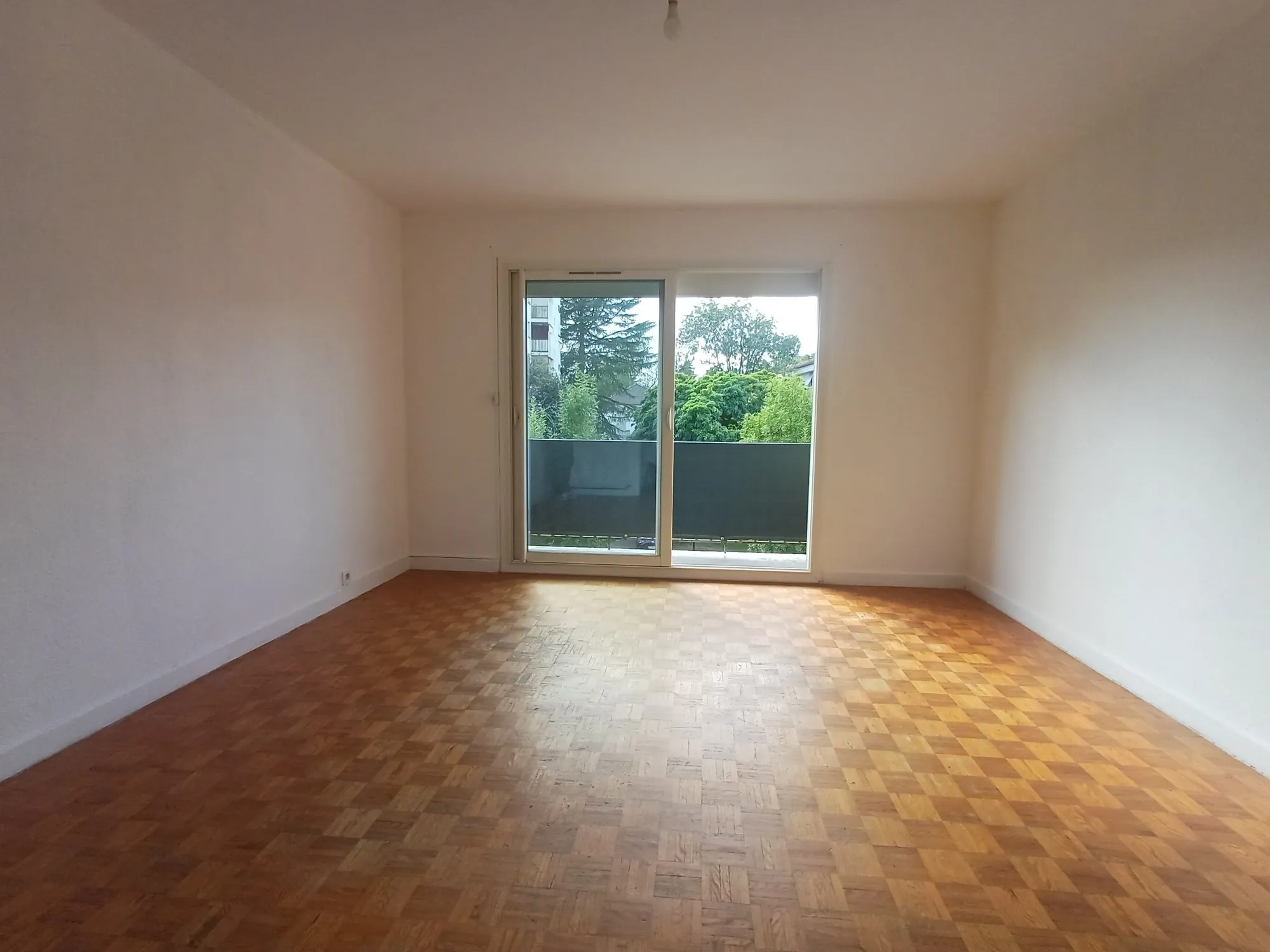 A vendre appartement T3 avec balcon et vue dégagée à Billère