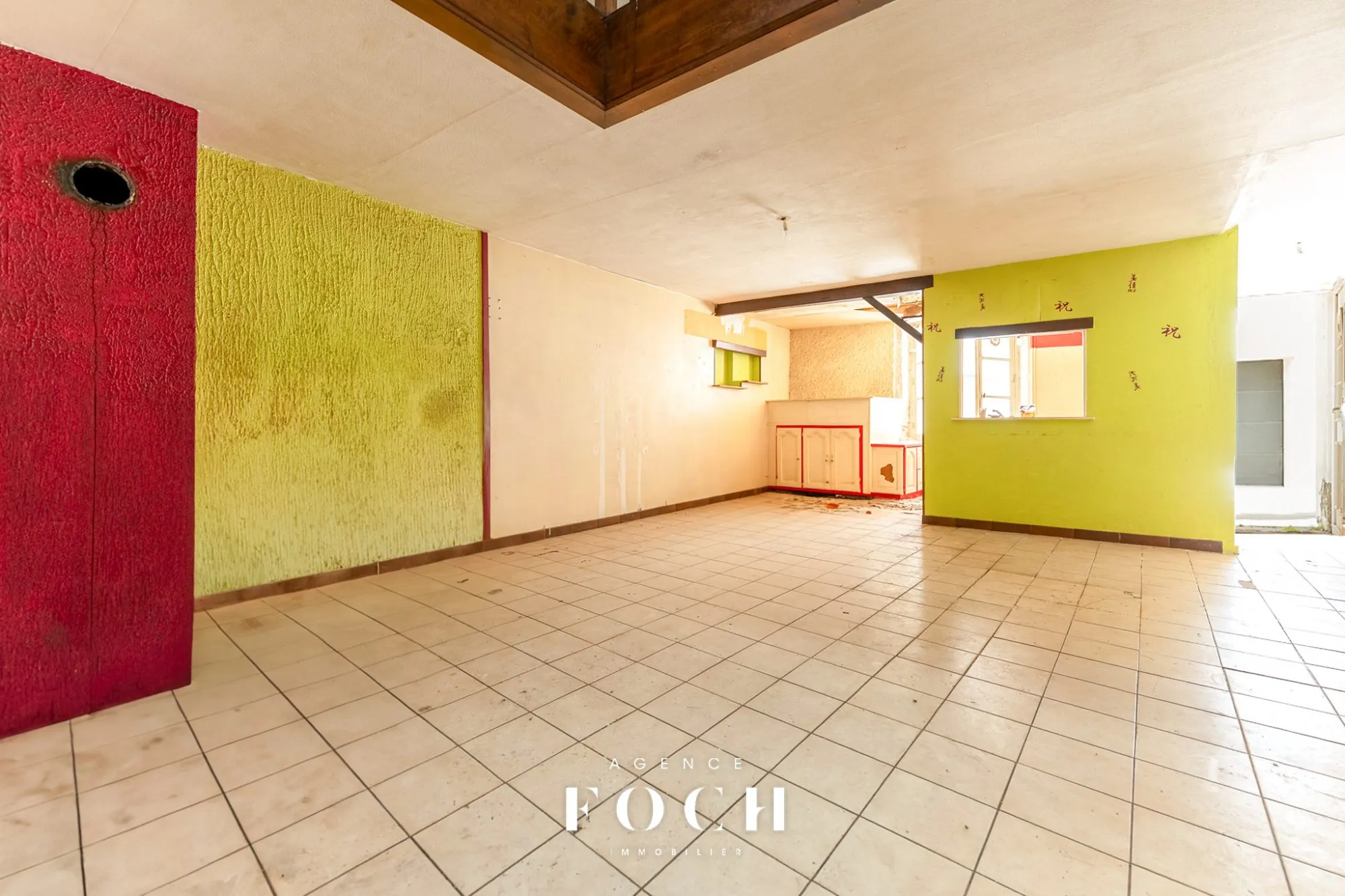 Maison à rénover de 105 m² avec cave, terrasse et garage à Foug