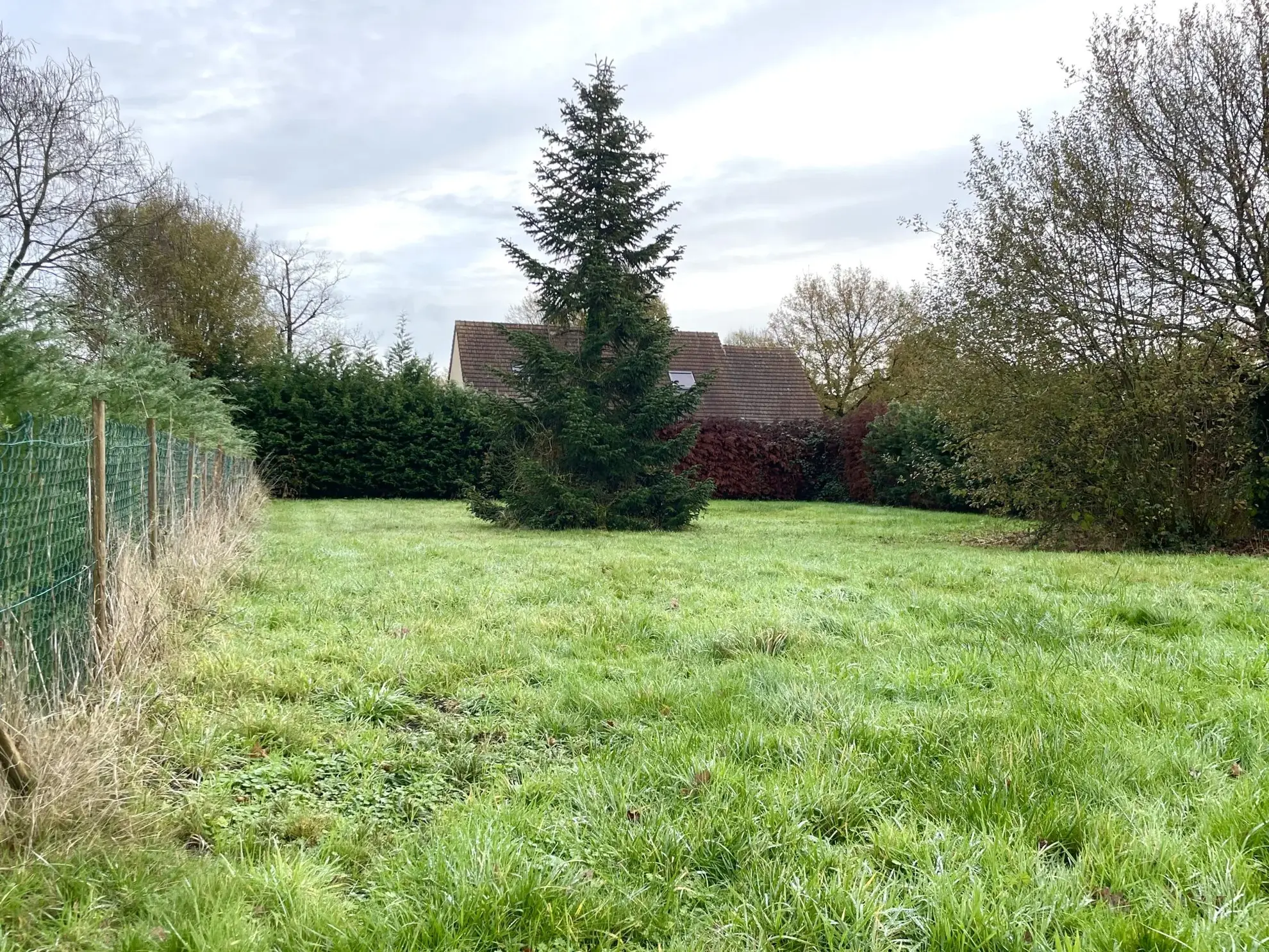 Parcelle avec cabanon Terrain constructible de 863 m² à Gucelard proche du Mans