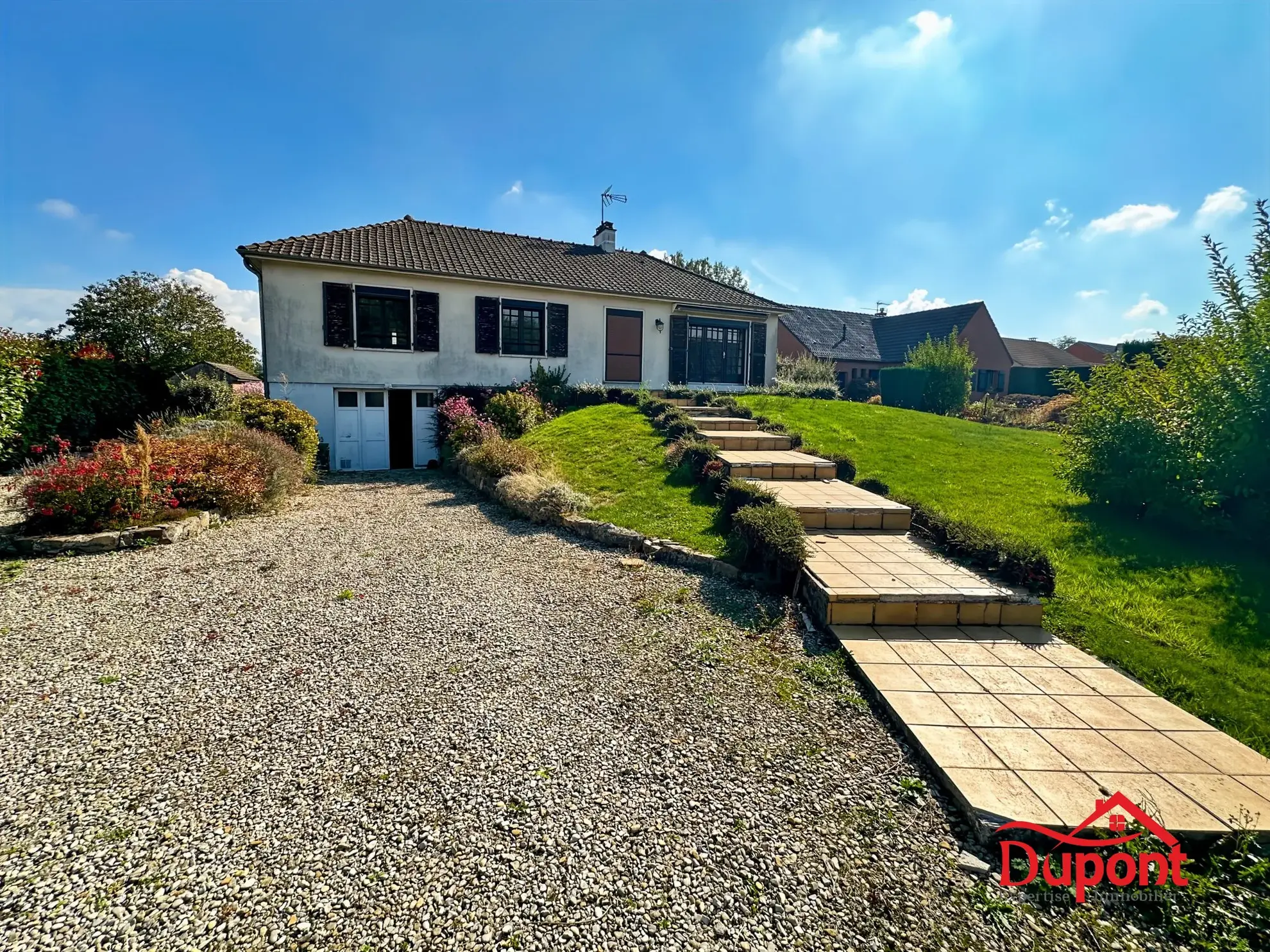 Pavillon individuel en plain-pied avec sous-sol complet et jardin à Élesmes