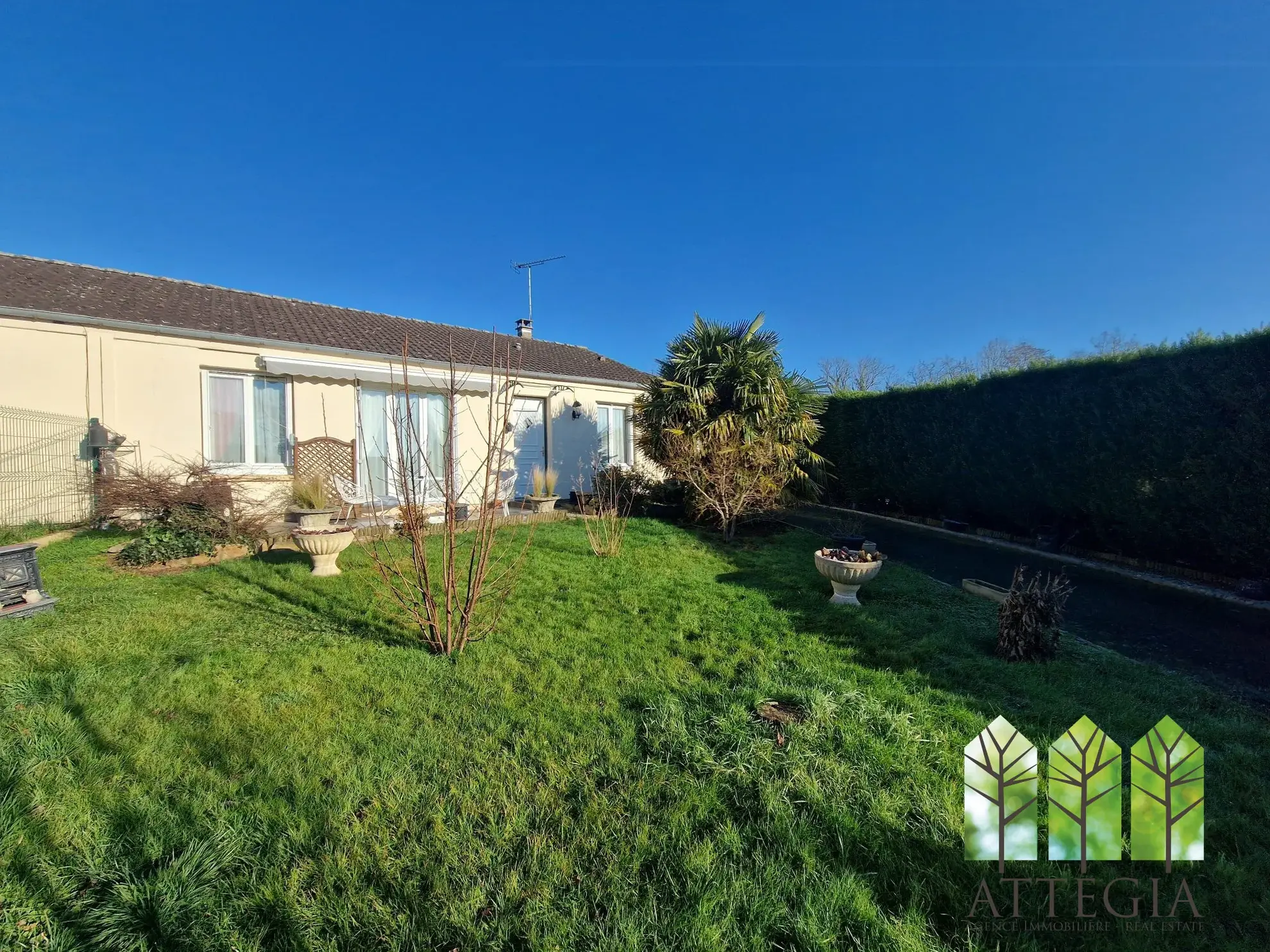 Maison de village mitoyenne 90 m² avec jardin à Sainte-Sévère-sur-Indre 