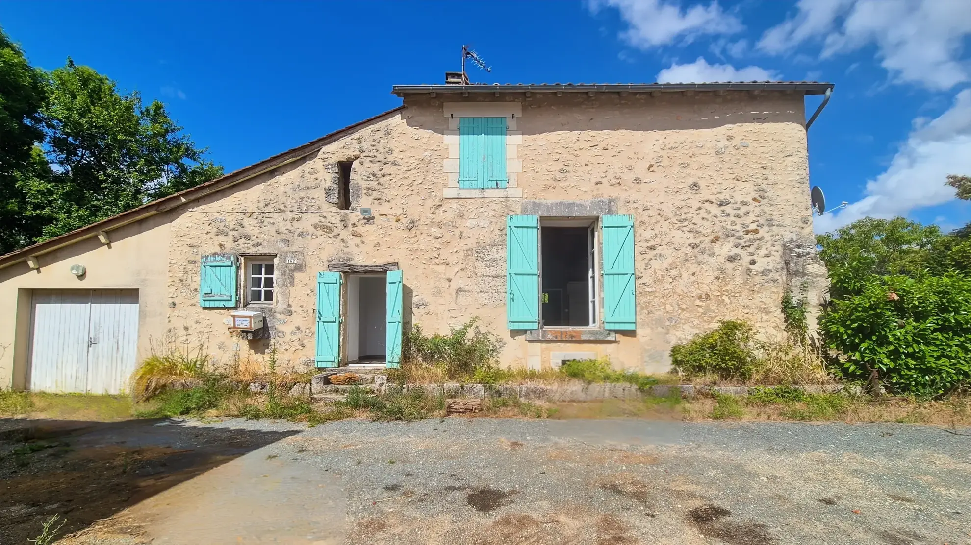 Charmante maison de 90 m2 avec terrain, garage, proche commerces à Lisle