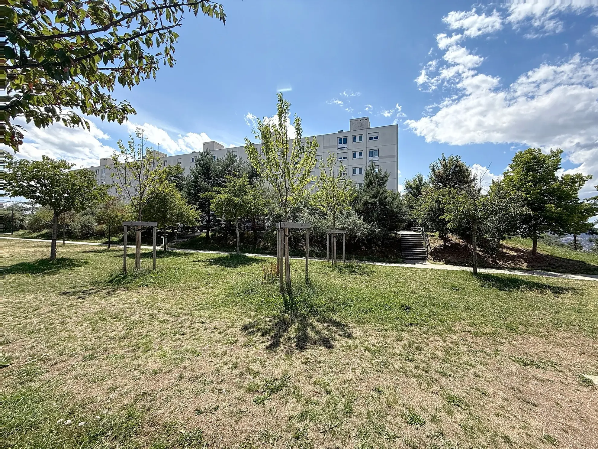 Appartement T2 de 55 m² avec balcon en vente à Montreynaud, St Etienne