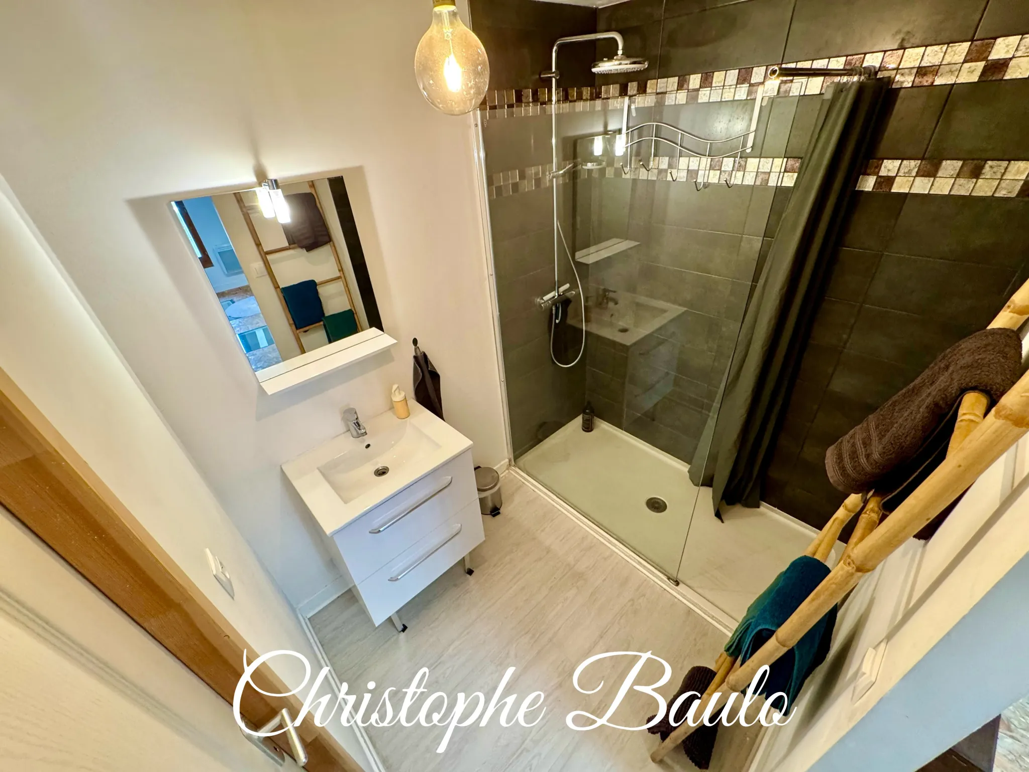 Maison de village à vendre à Mireval avec toit-terrasse sans charges 