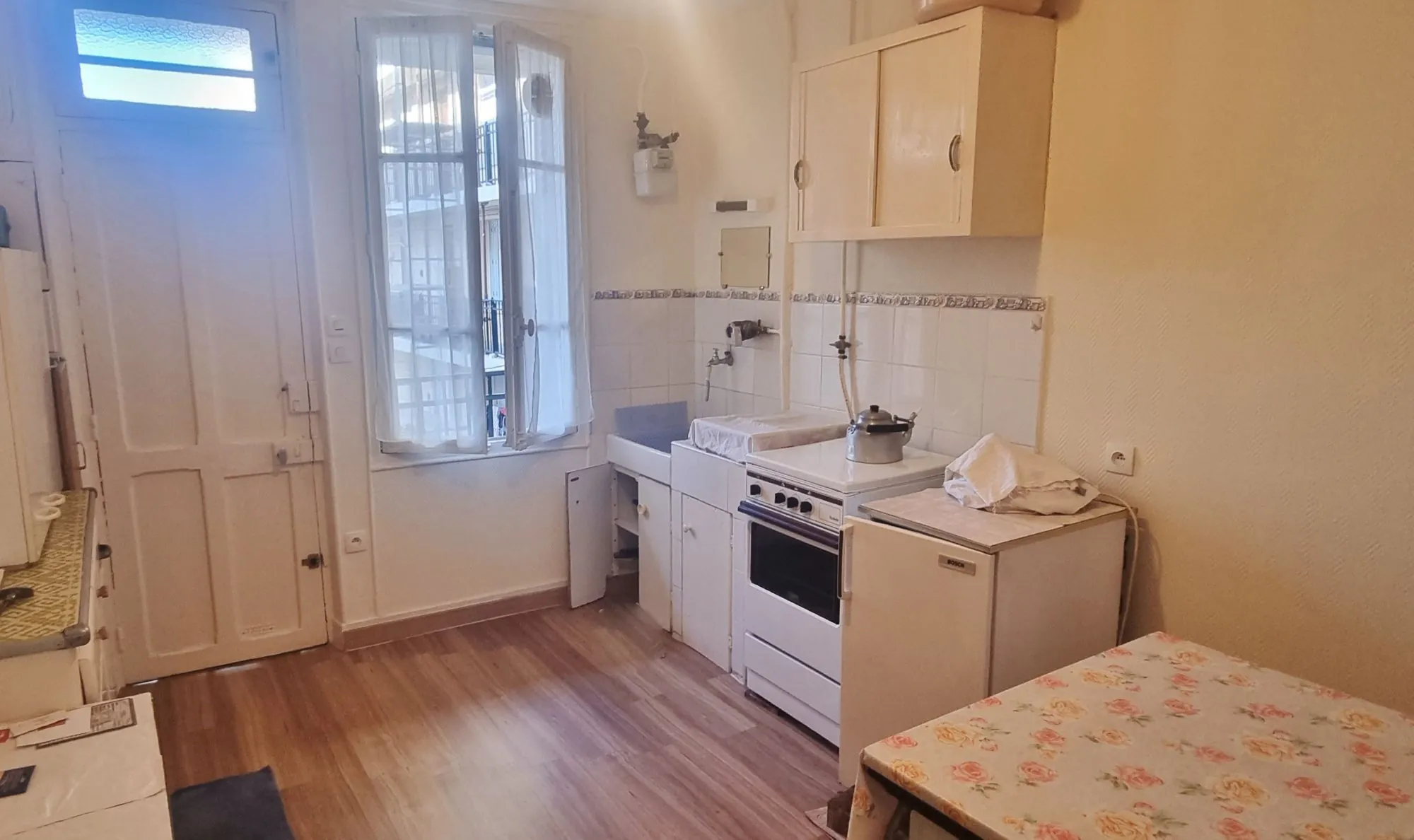 Studio à rénover de 22,40 m² au cœur de Clichy avec cave