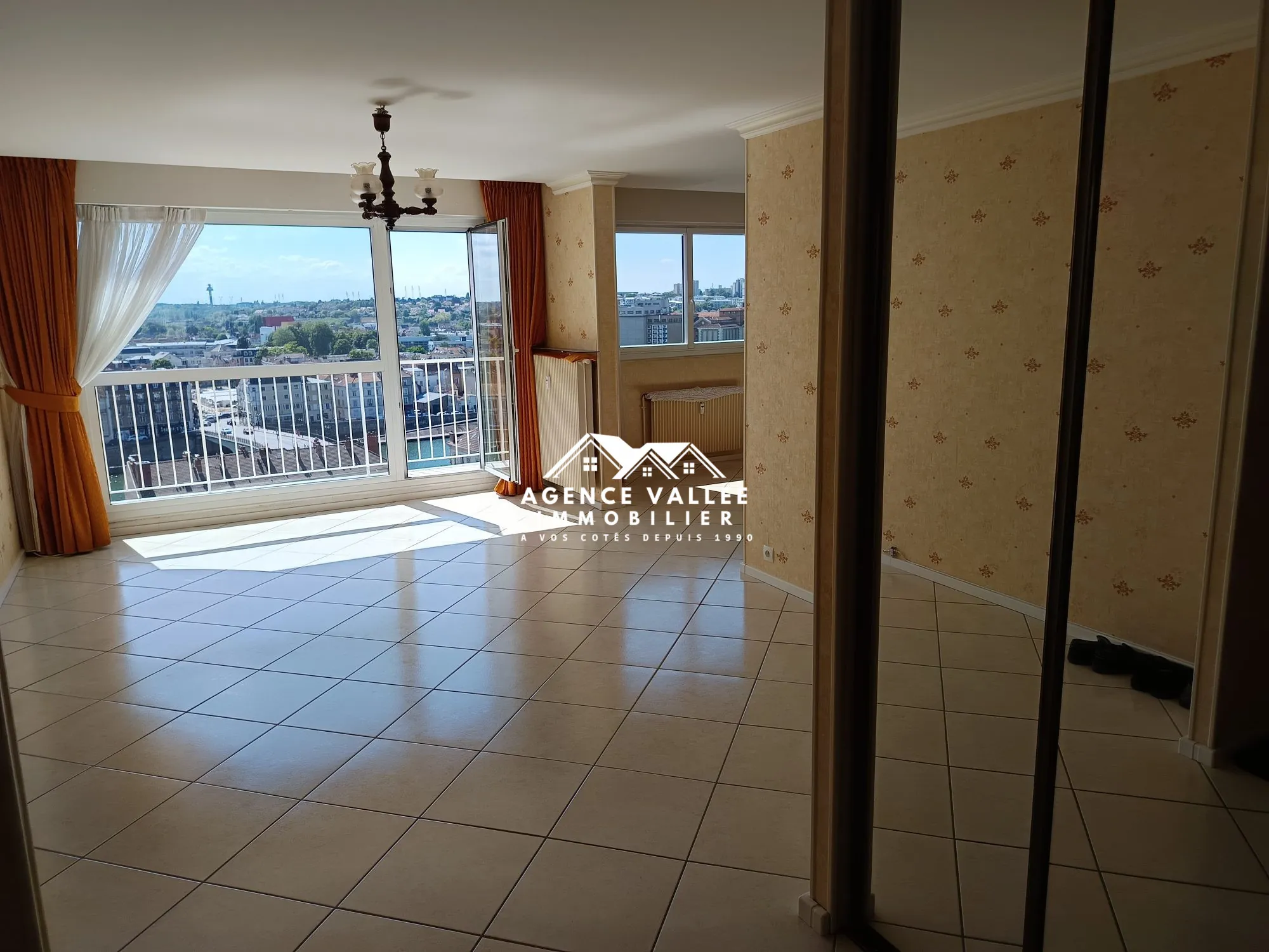Appartement 5 pièces de 92 m² avec balcon, cave et box à Corbeil-Essonnes 