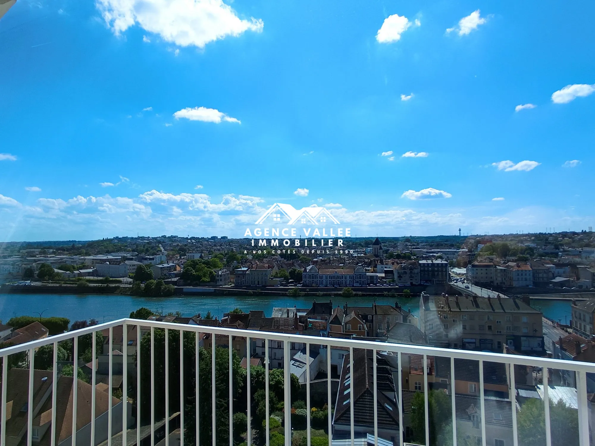 Appartement 5 pièces de 92 m² avec balcon, cave et box à Corbeil-Essonnes