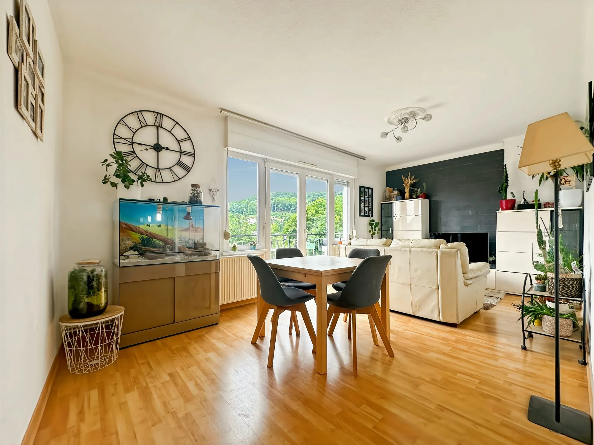 Appartement F3 à Ars-sur-Moselle avec balcon, garage et jardin privatif