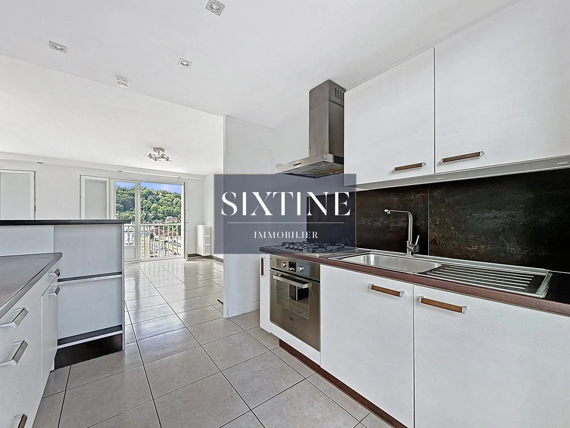 Appartement T3 rénové de 59,85 m² avec balcon à Bourgoin-Jallieu