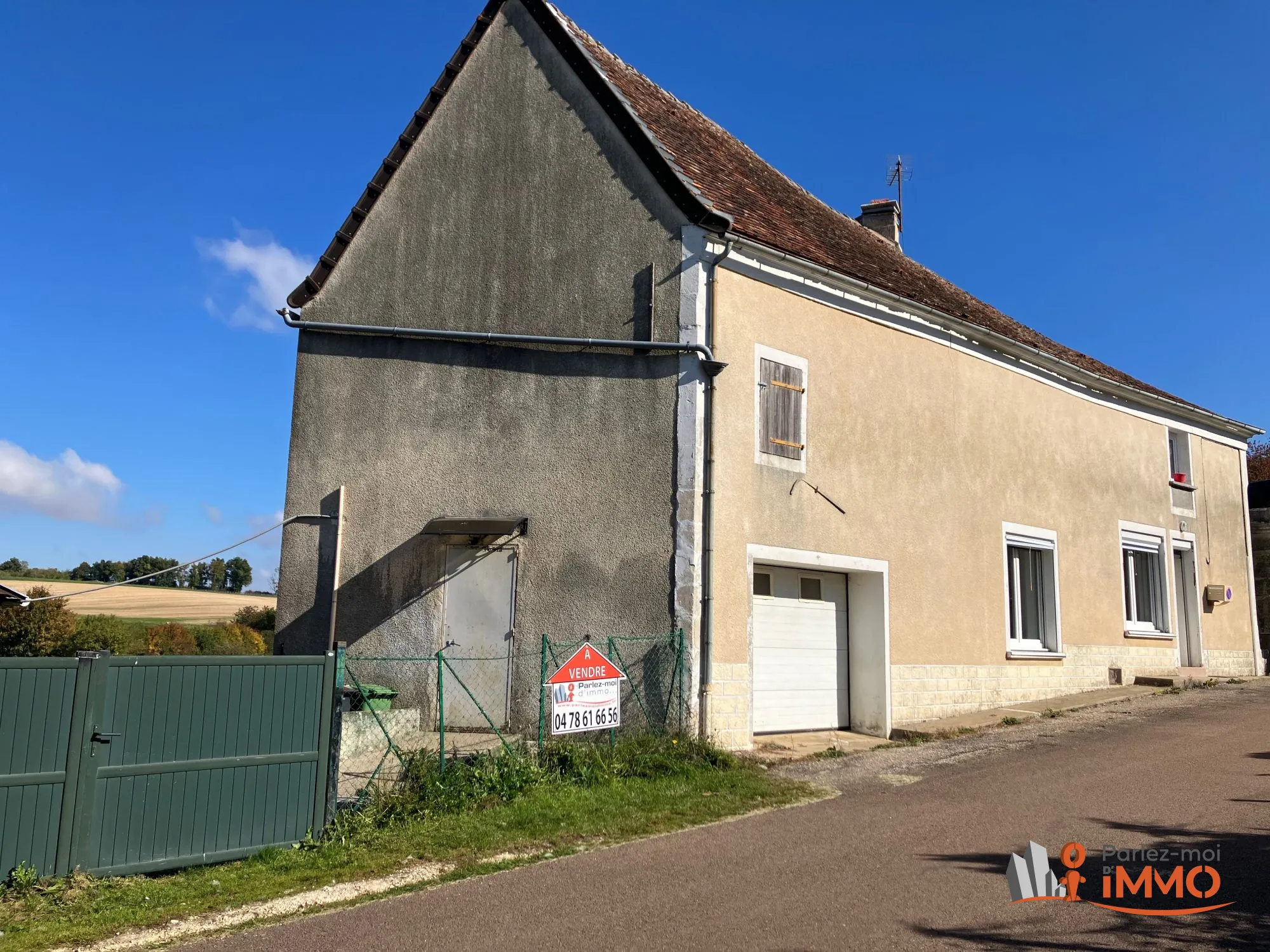 Maison à vendre à Sougères-en-Puisaye – Rénové, jardin et garage