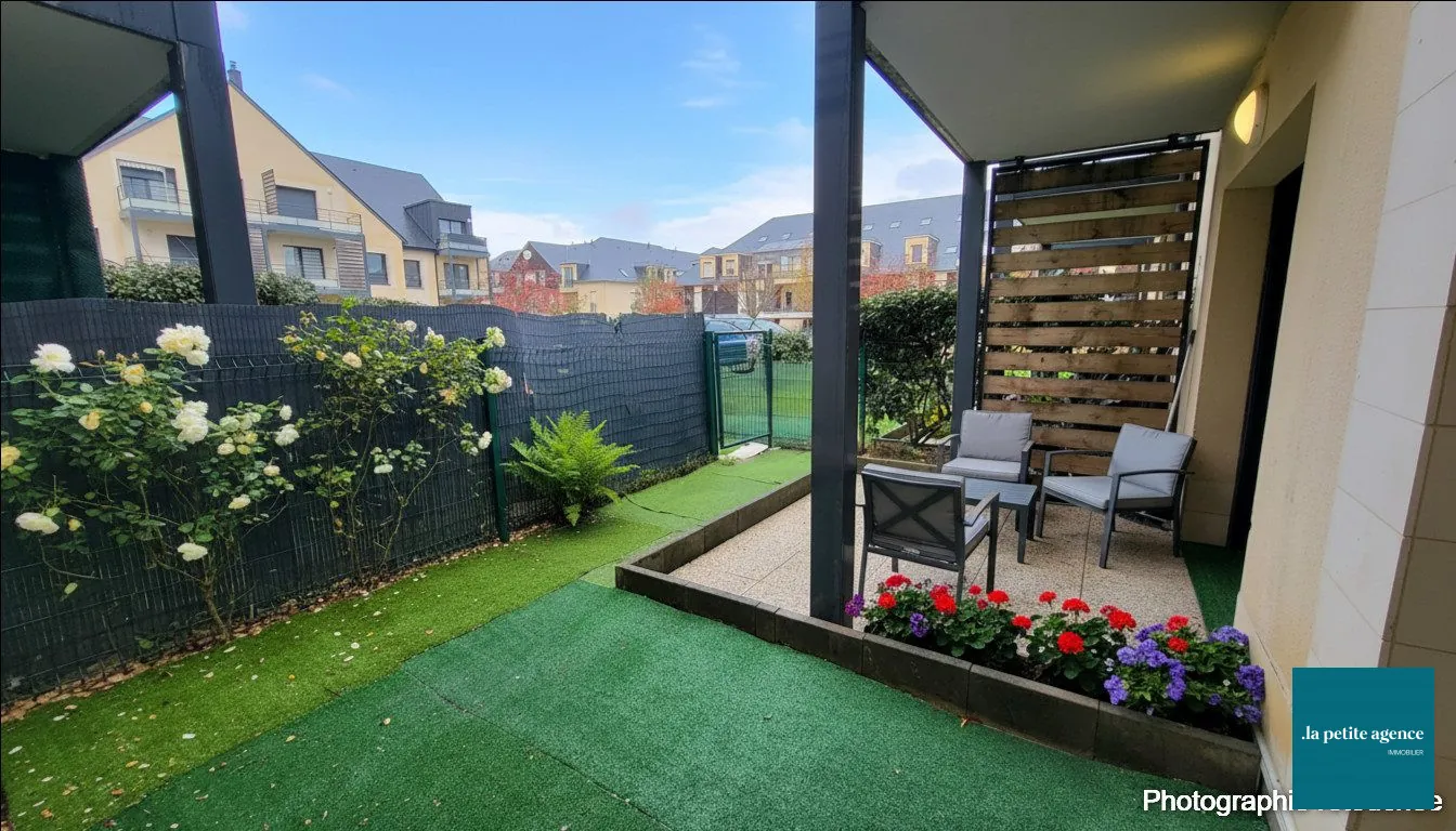 Appartement rénové de 43 m² avec terrasse à Honfleur, sécurisé