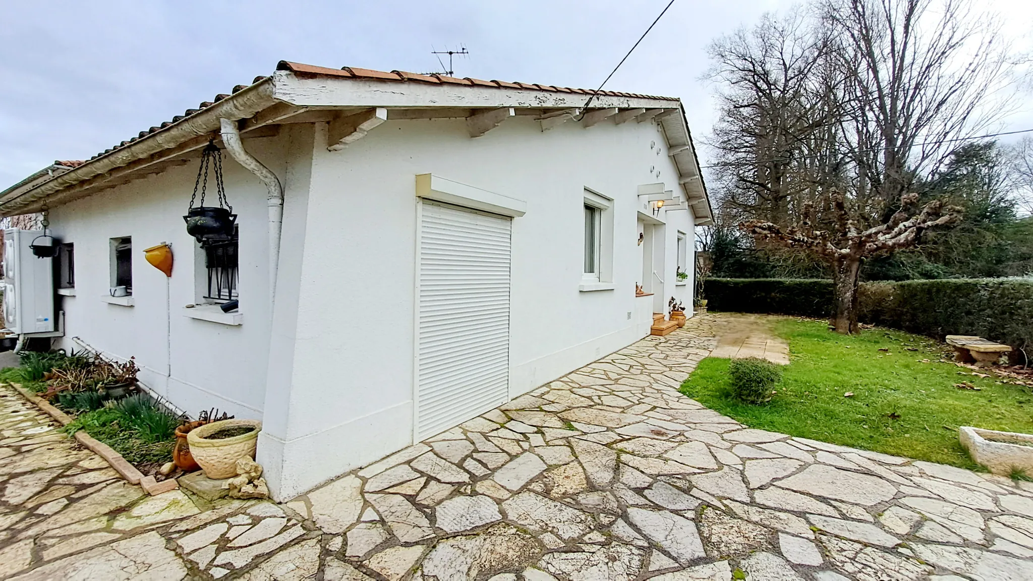 Villa de plain-pied 80 m² à Villeneuve-sur-Lot avec garage et terrasse proche commodités