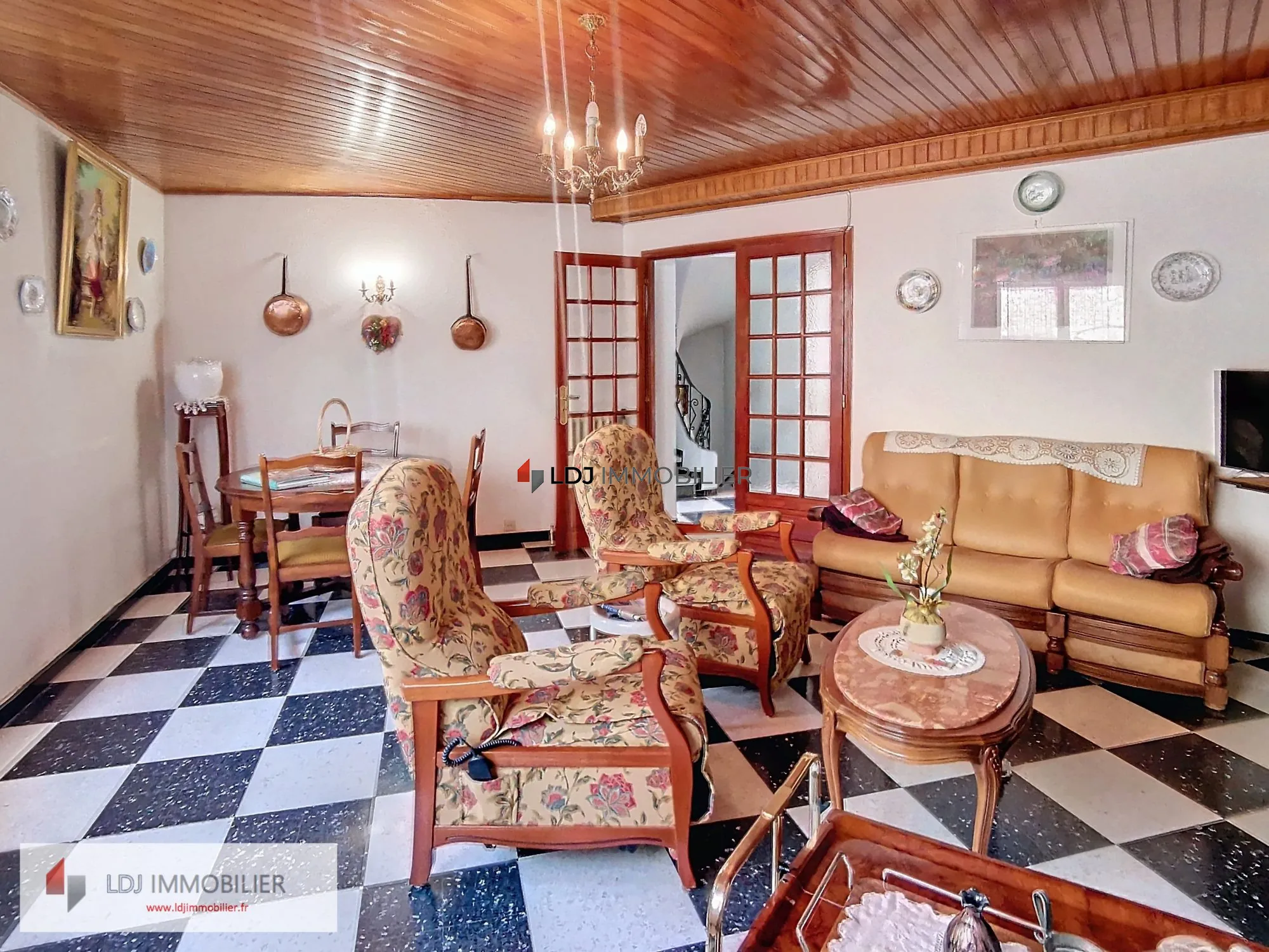 Maison familiale 4 chambres à Millas avec garage et terrasse 