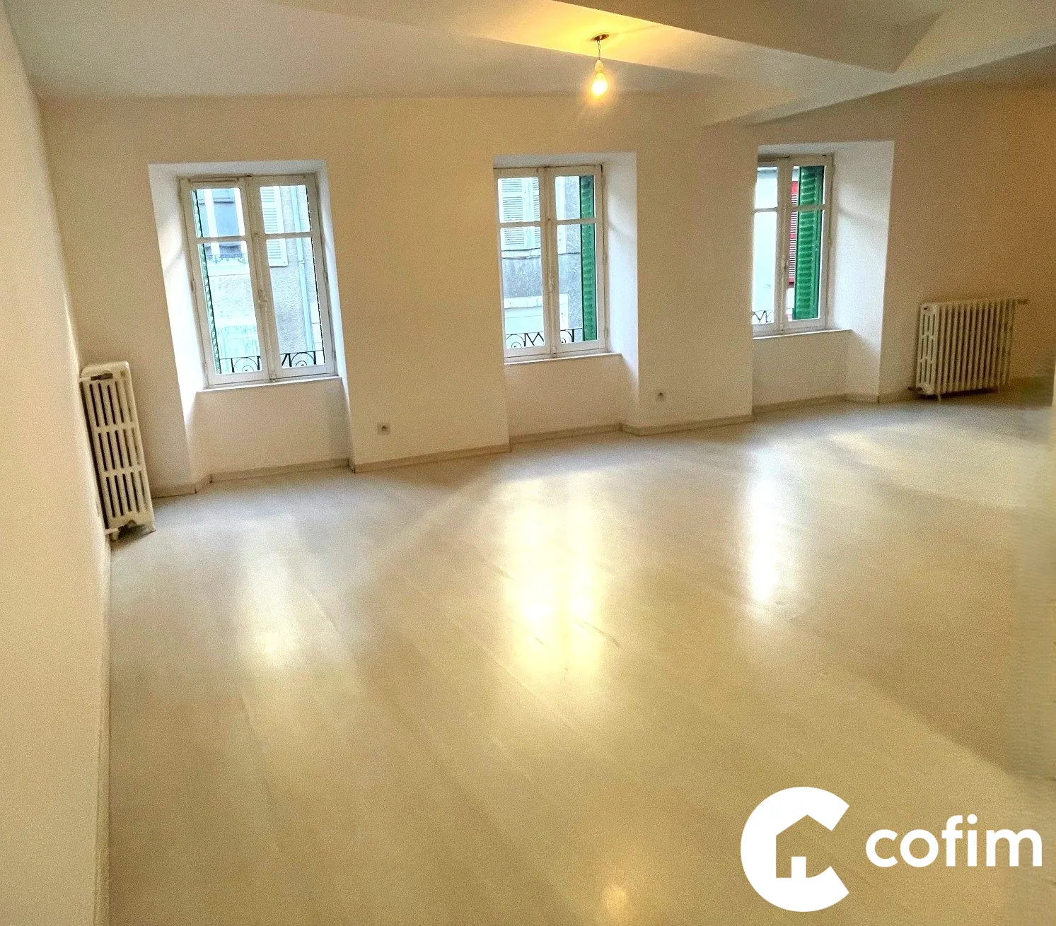 Belle maison familiale rénovée à Oloron Sainte Marie avec terrasse et 3 chambres