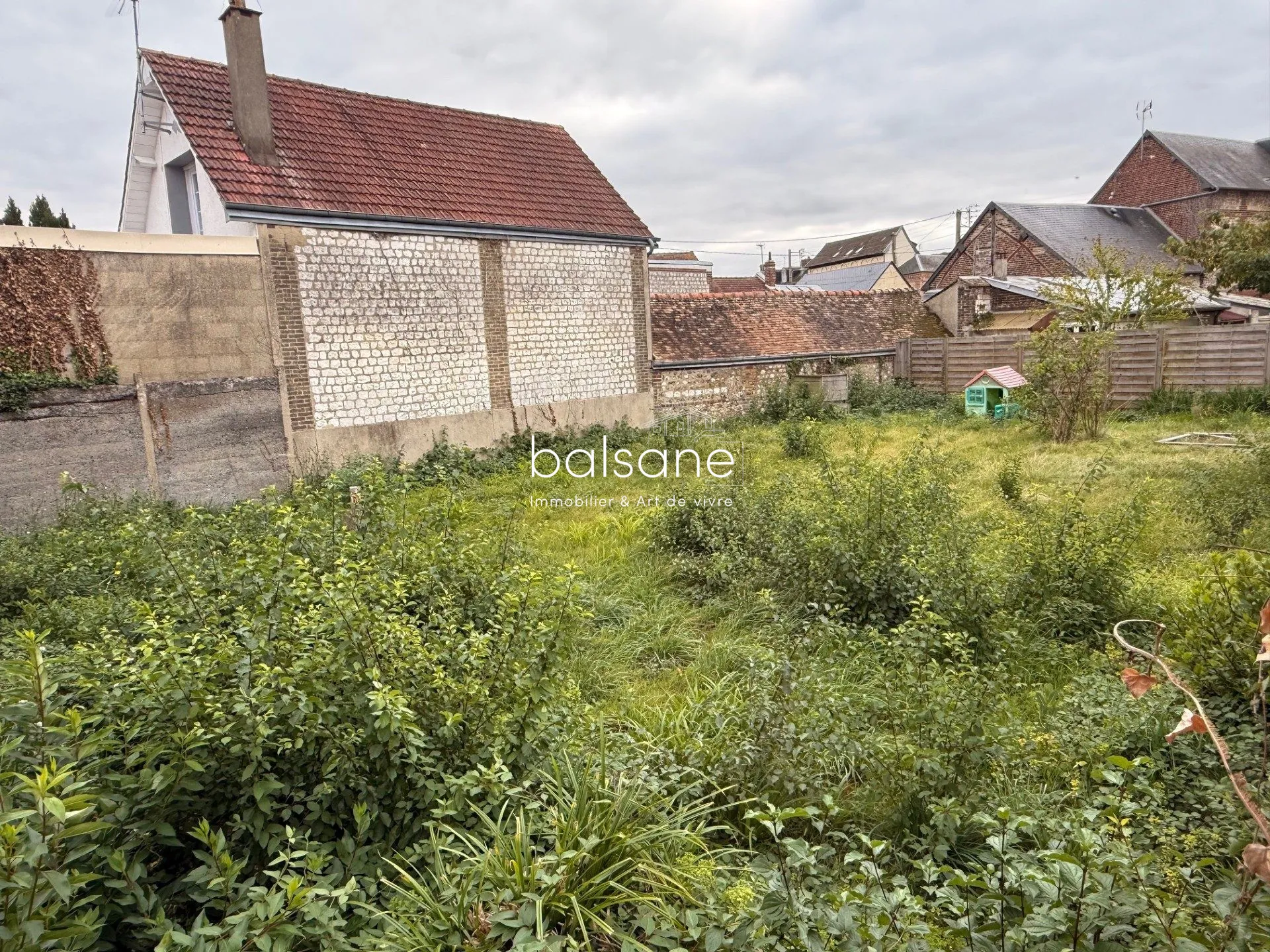 Terrain constructible de 250 m² à Caudebec-lès-Elbeuf, emplacement privilégié