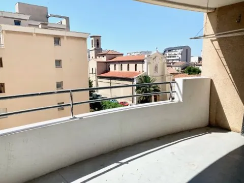 Appartement T2 lumineux de 47 m² avec terrasse à Marseille La Capelette