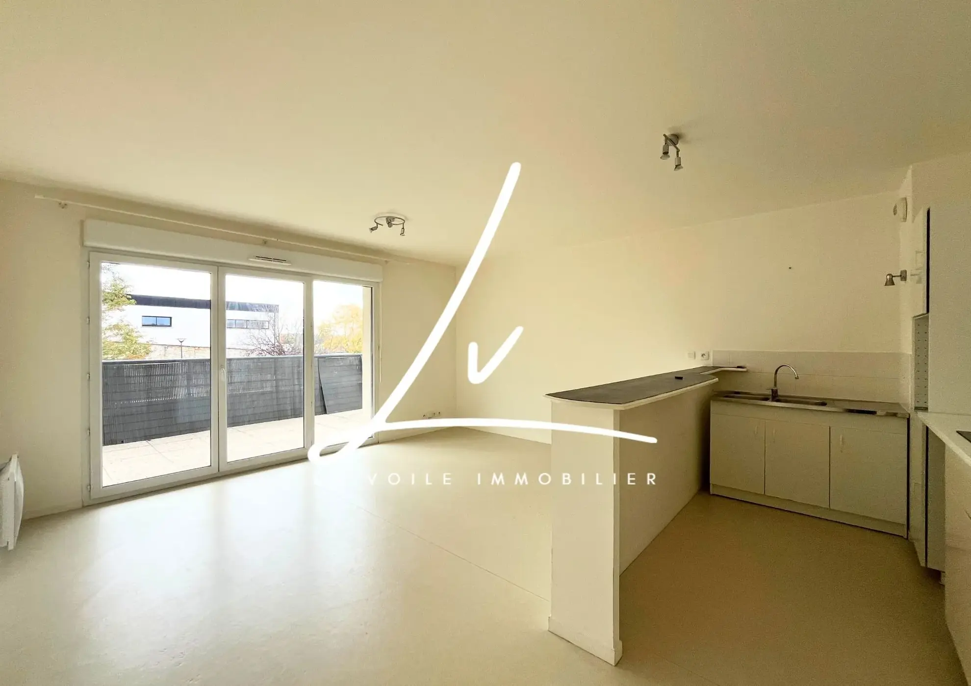 Bel appartement 2 pièces avec balcon, cave et parking en vente à Fleury-sur-Orne 