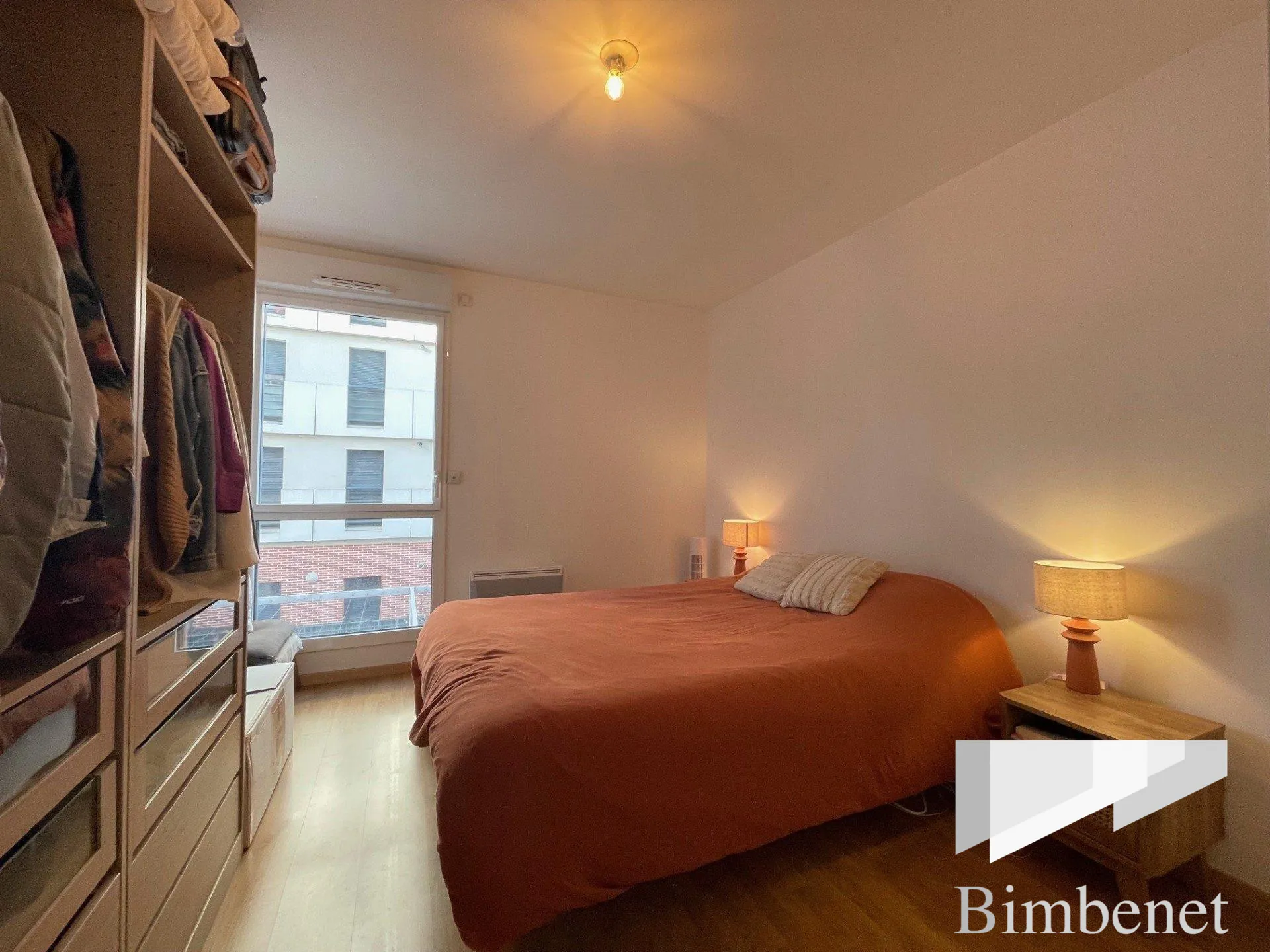 Appartement T2 récent avec balcon et parking à Orléans