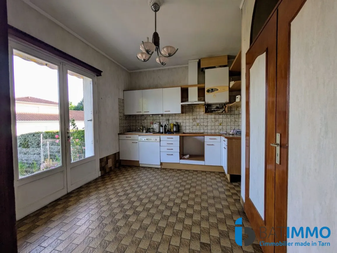 Maison familiale à vendre à Albi, secteur ancien piscine, 120 m² avec jardin, à rénover 
