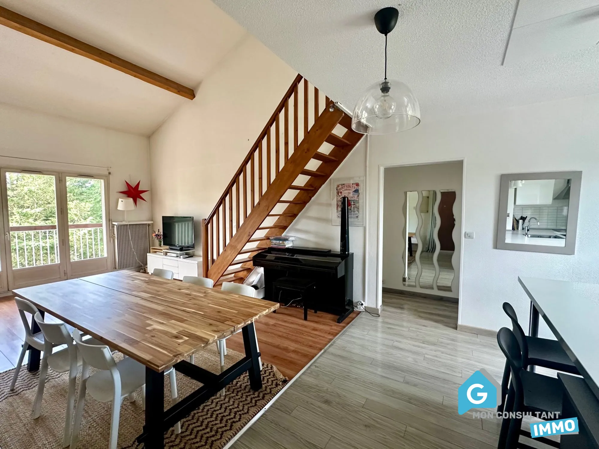 Appartement duplex T4 de 92 m² avec balcons à Beaune 