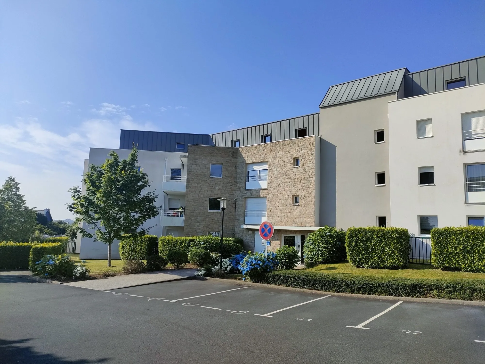 A vendre appartement 2 pièces avec balcon et garage à Quimper 