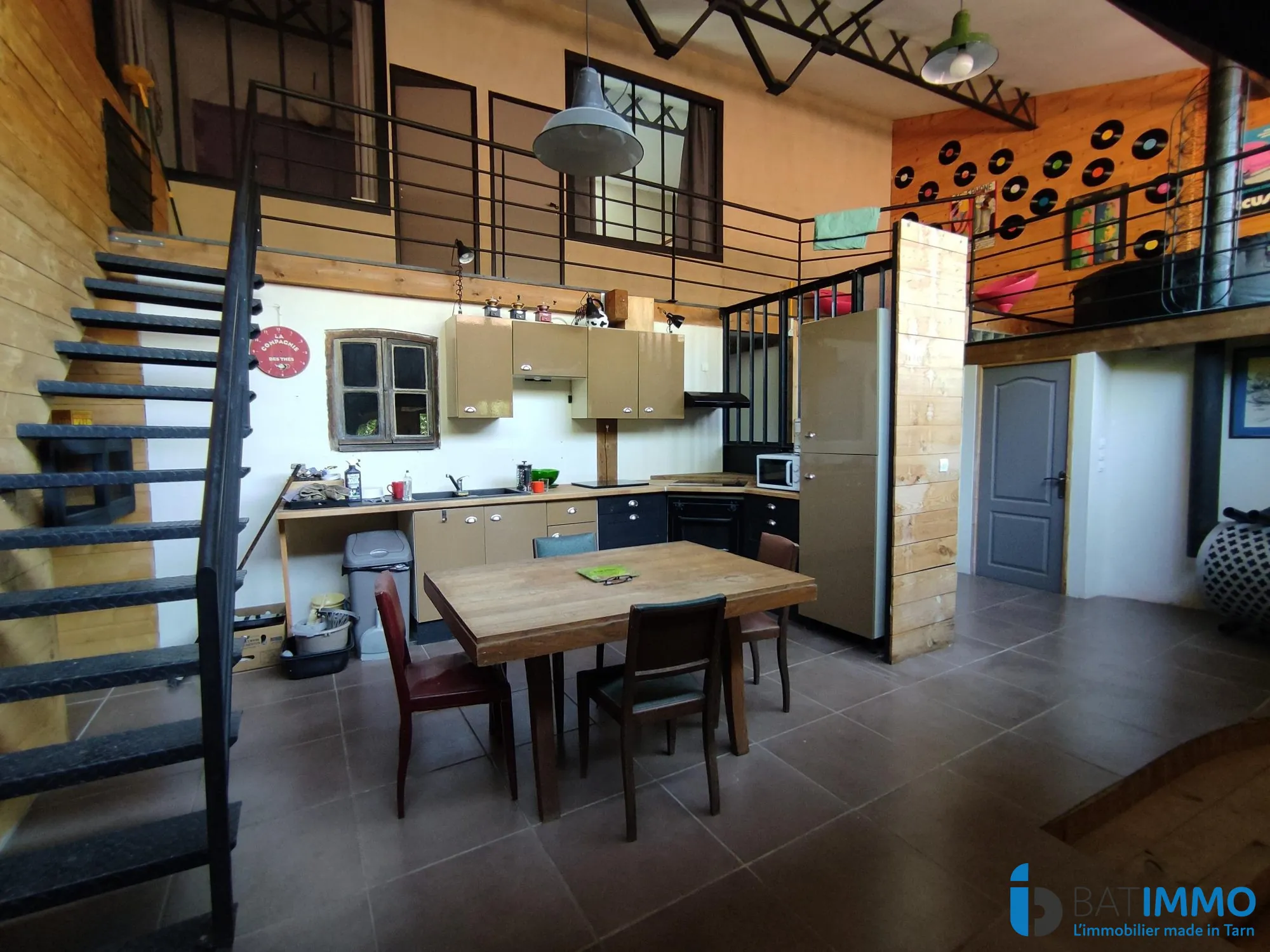 Ensemble immobilier avec loft, commerce et appartement T3 à Saint-Amans-Soult