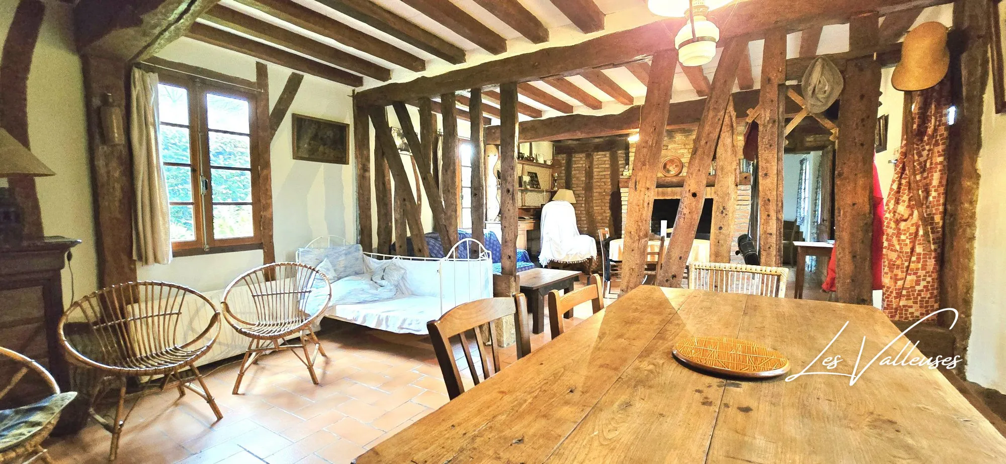 Charmante longère à vendre à Torcy-le-Grand avec potentiel d'aménagement et grand terrain 