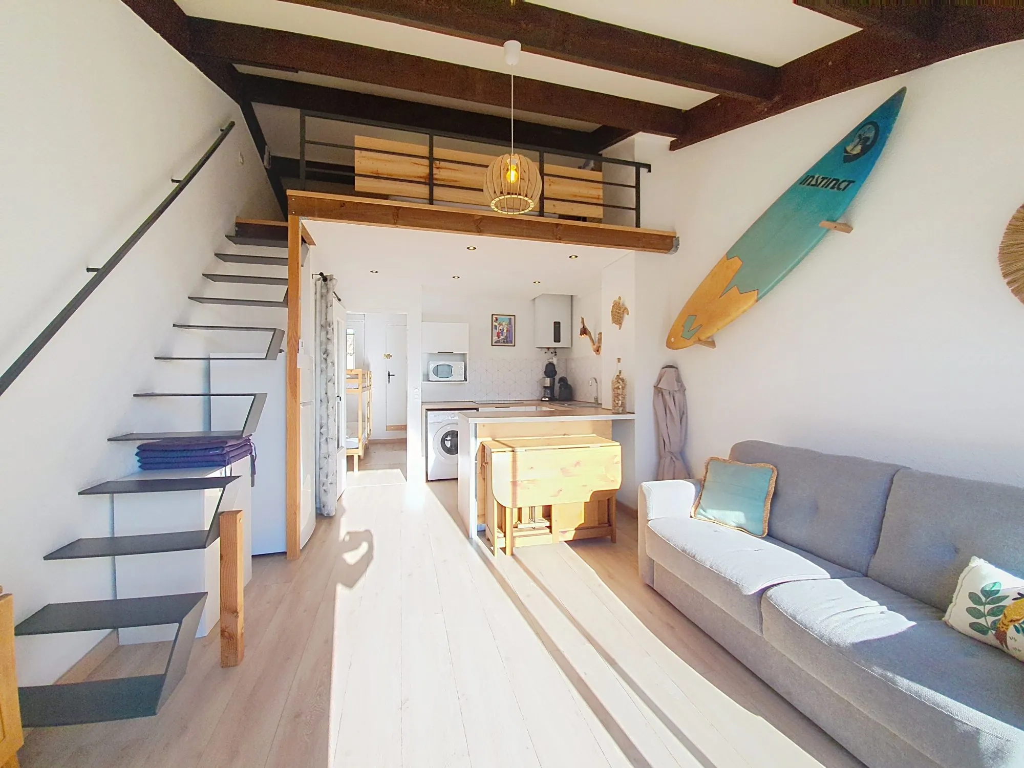 Appartement rénové avec terrasse et vue sur parc à Saint-Cyprien