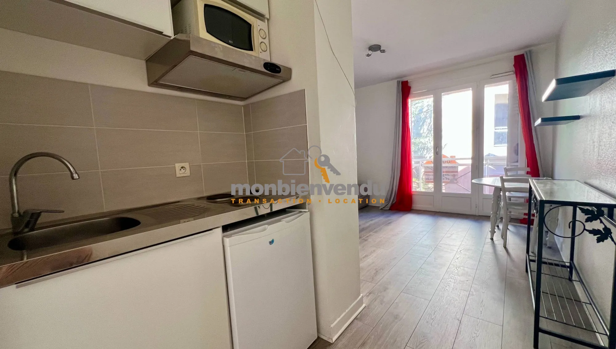 Studio avec balcon à vendre à Aurillac, idéal pour investisseur 