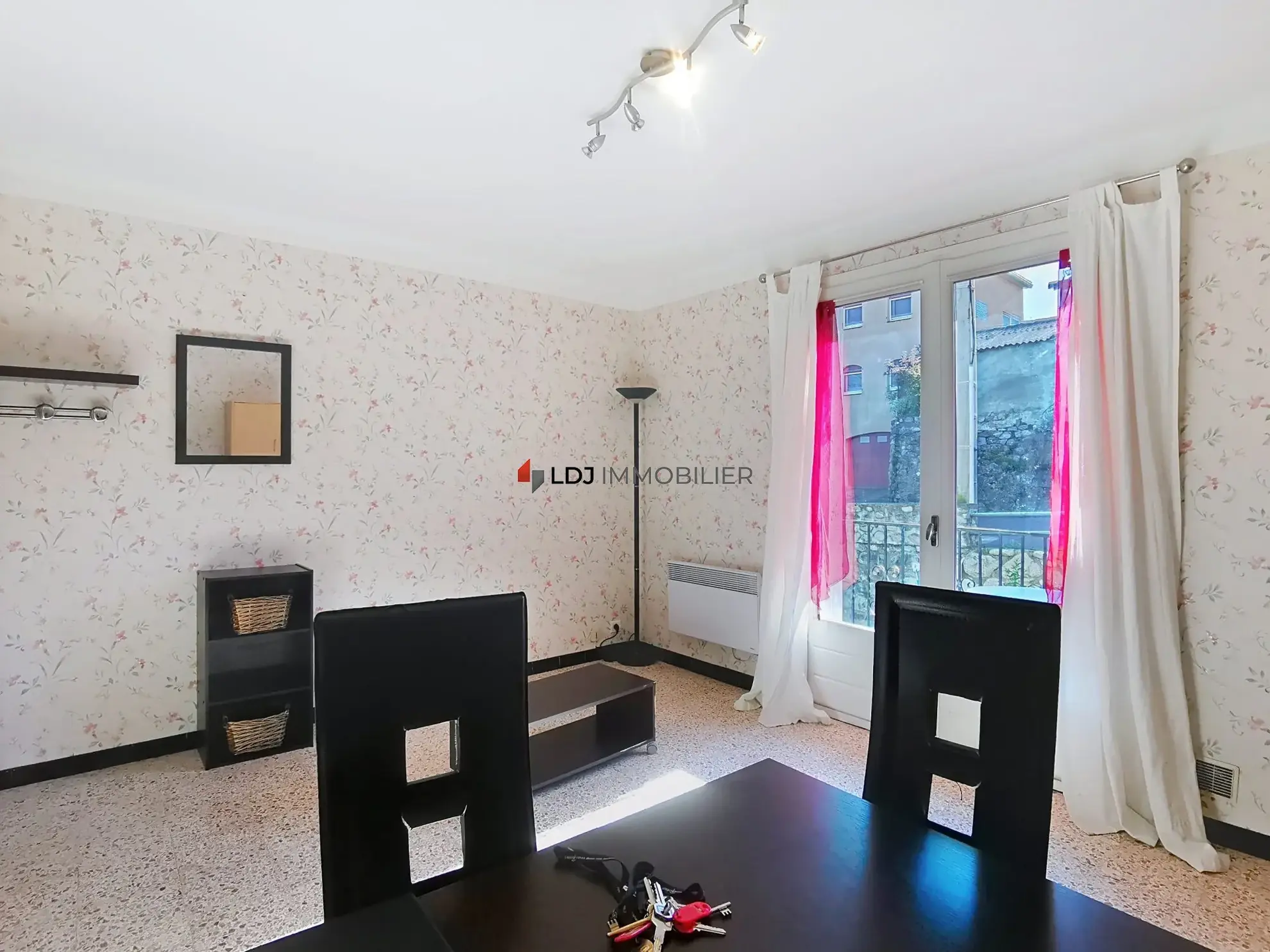 Bel appartement traversant de 35 m² avec deux balcons à Vernet-les-Bains 