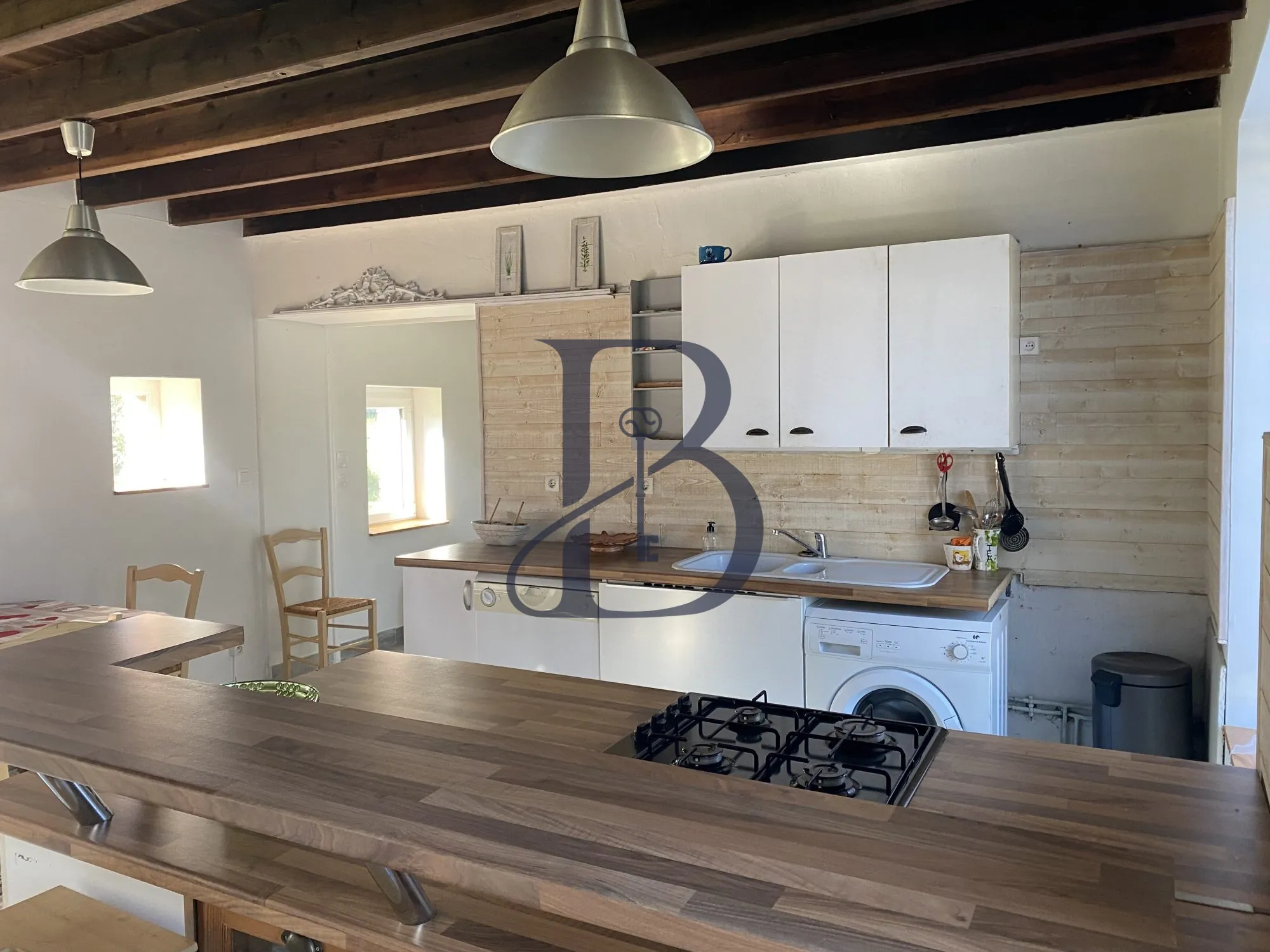 Maison en pierre proche Villedieu-les-Poêles avec studio, 4 chambres, état immédiat