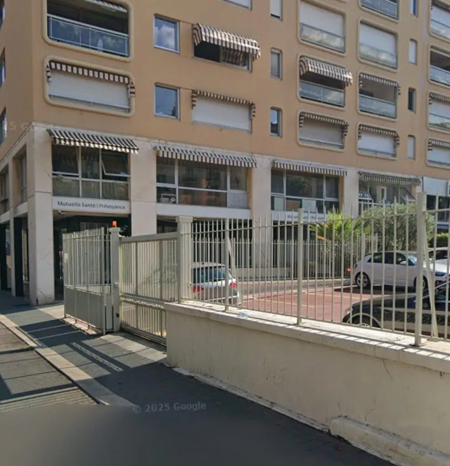 Bureau occupé de 36 m² à vendre au centre-ville de Nice