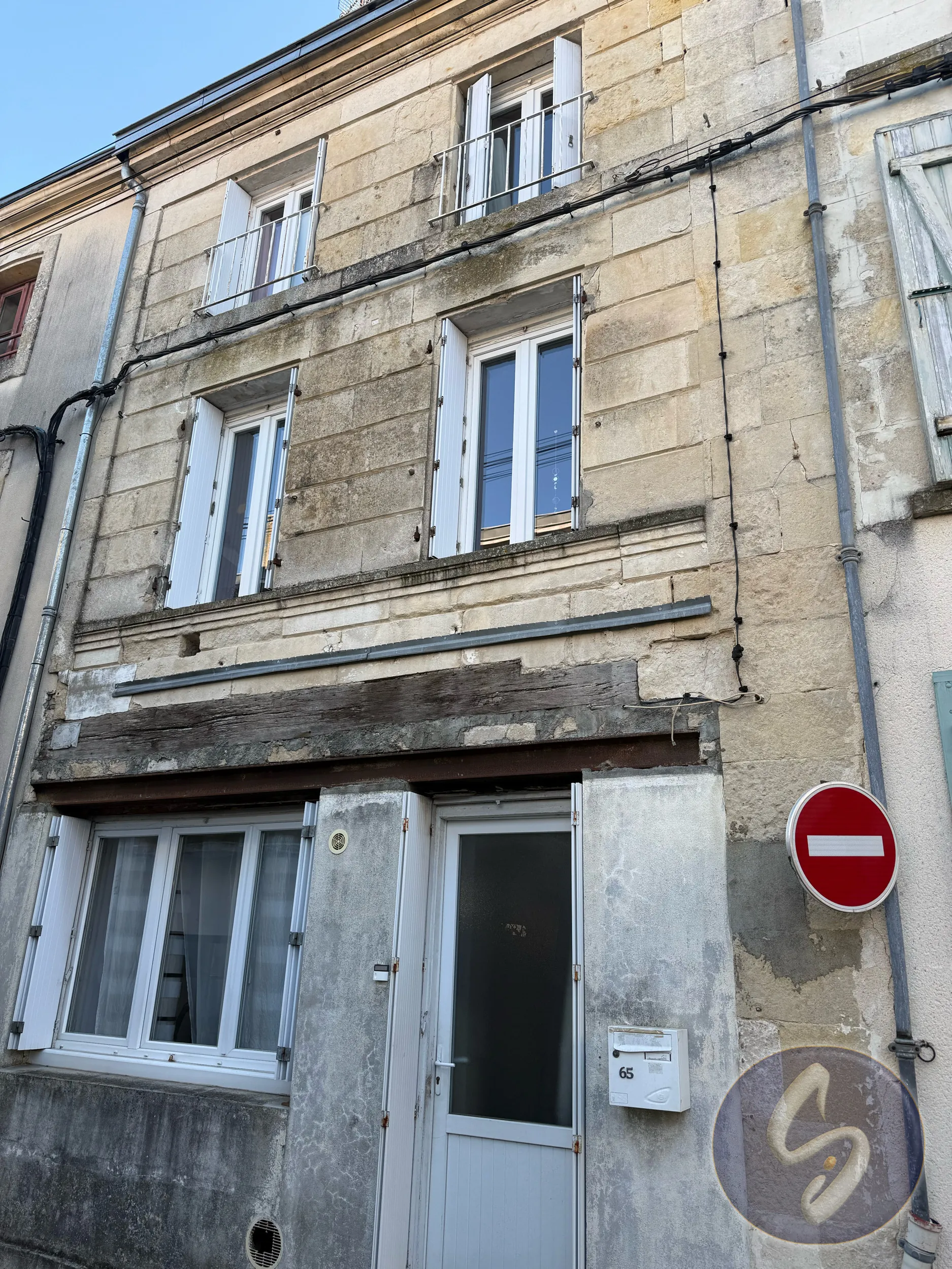 Maison meublée à vendre à Saint-Maixent-l'École, investissement clé en main