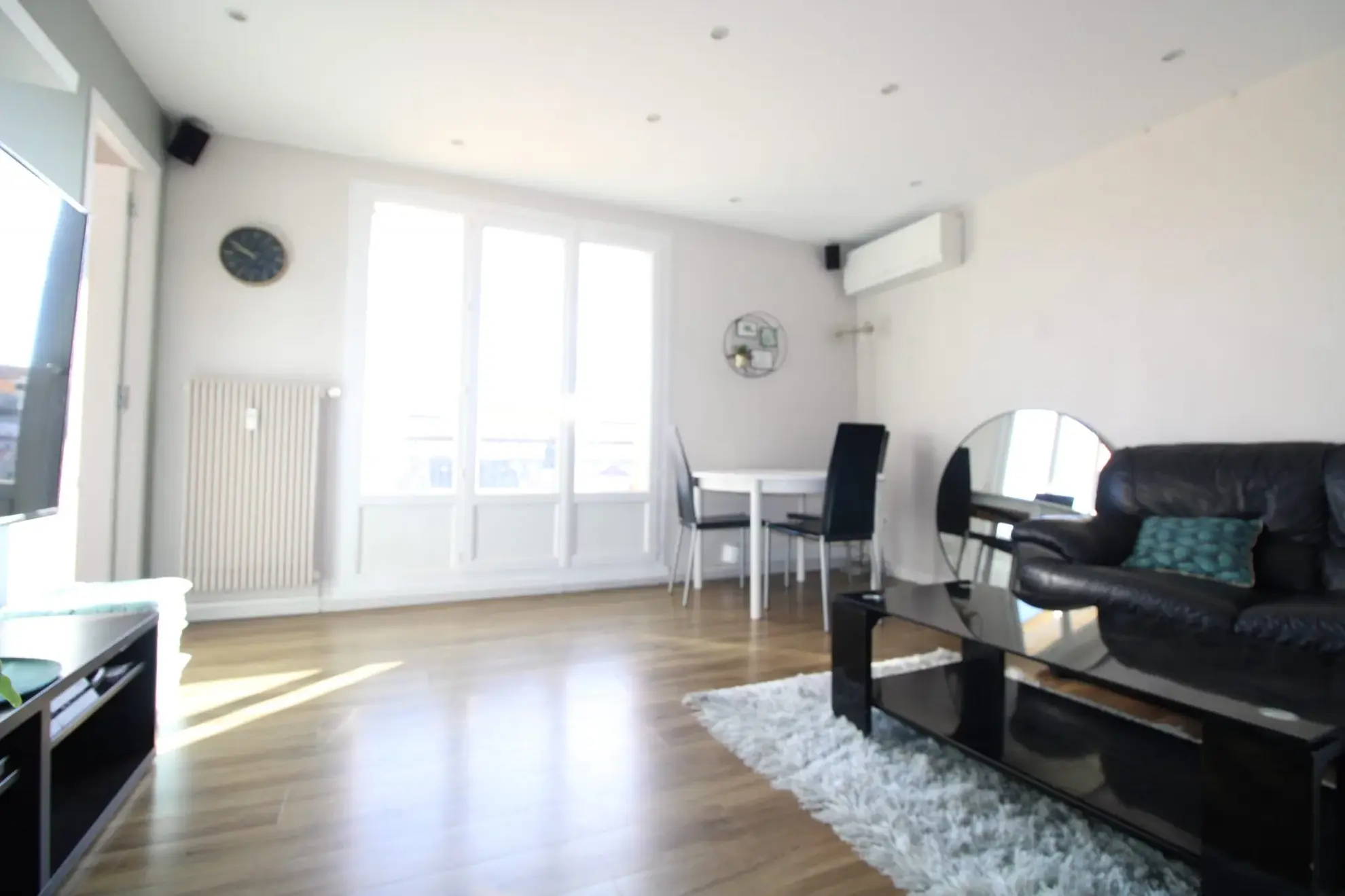 Séjour Appartement T4 à Villeurbanne - Croix Luizet avec balcon, cave et parking