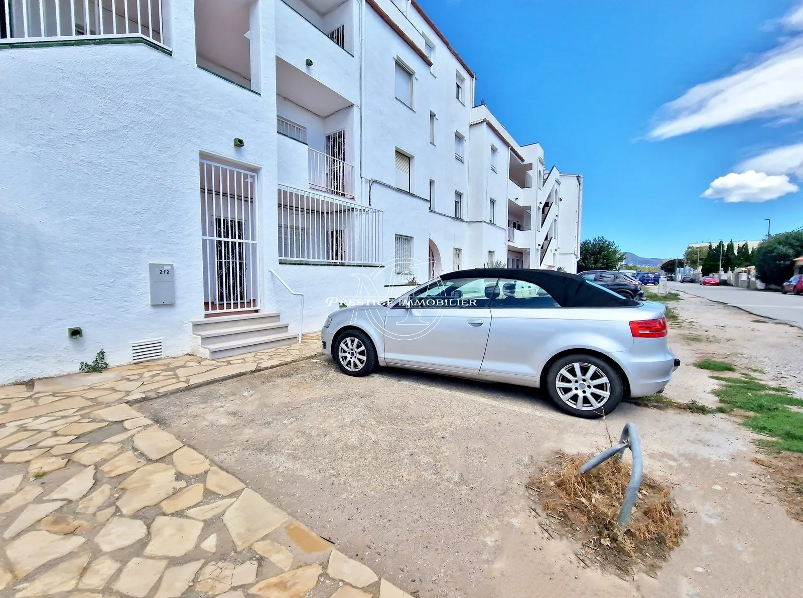 À vendre deux places de parking mitoyennes près du Lac Sant Maurici