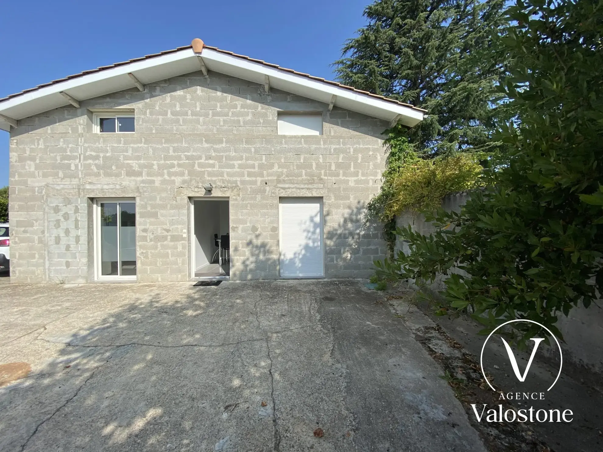 Local commercial à vendre à Barsac, centre-ville, espace professionnel aménageable