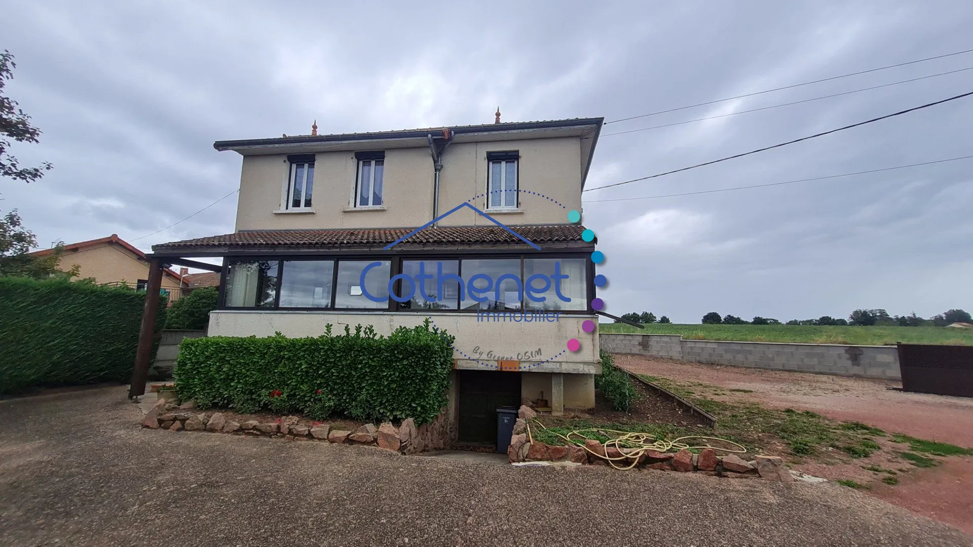 Vente maison familiale de 120 m² avec grand terrain à Saint-Hilaire-sous-Charlieu