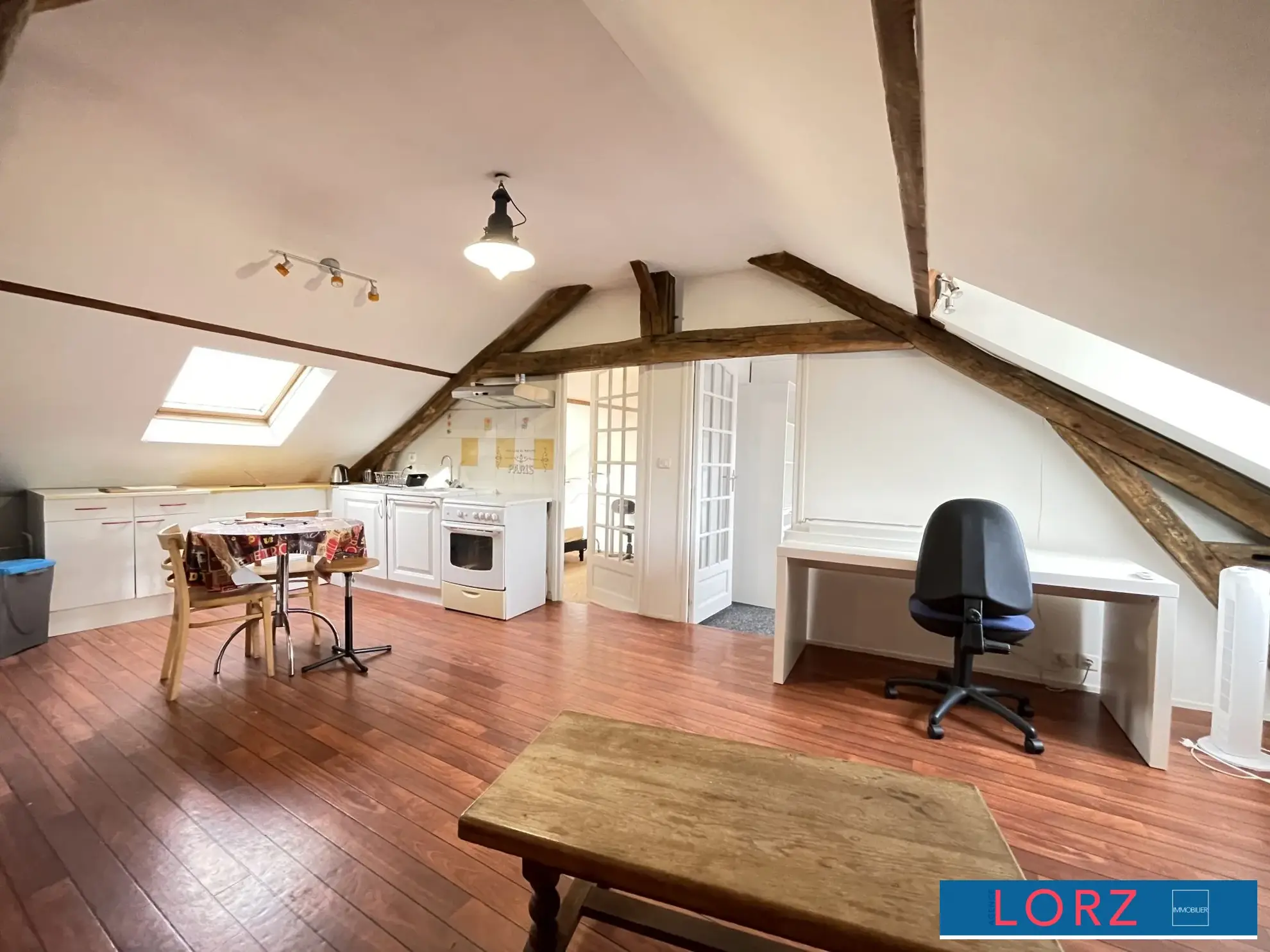 Appartement 3 pièces avec parking sécurisé au centre de Bourges 