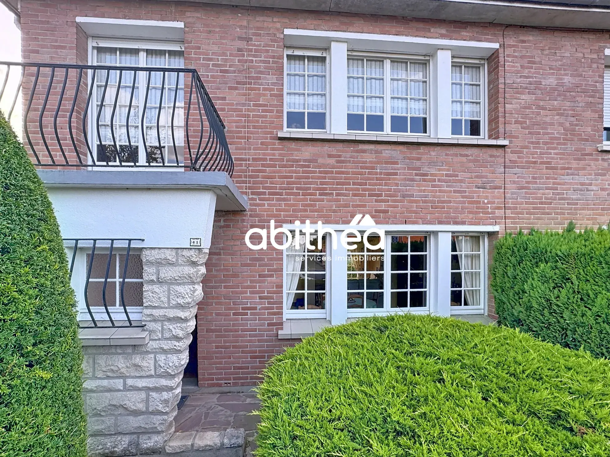Maison de ville avec 4 chambres, jardin et garage à Arras