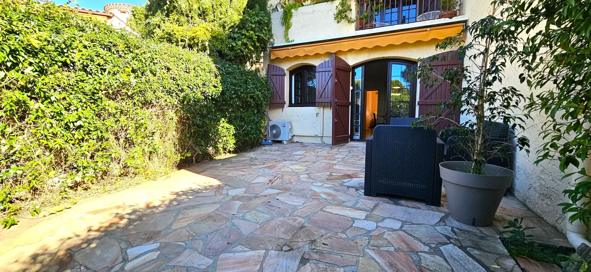 Appartement T2 à Bandol avec terrasse de 32 m², proche commodités